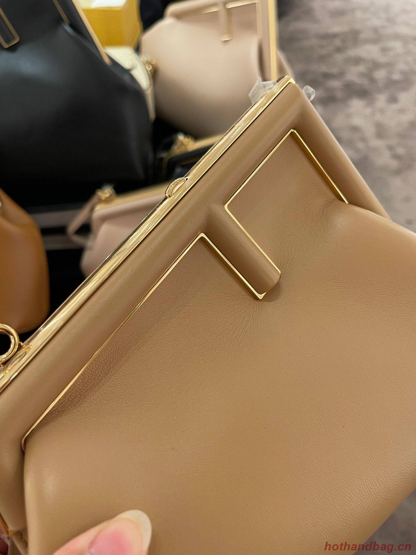 Fendi Original Leather Medium Clutch Bag 56832 Cream Fendi Original Leather Medium Clutch Bag 56832 Cream