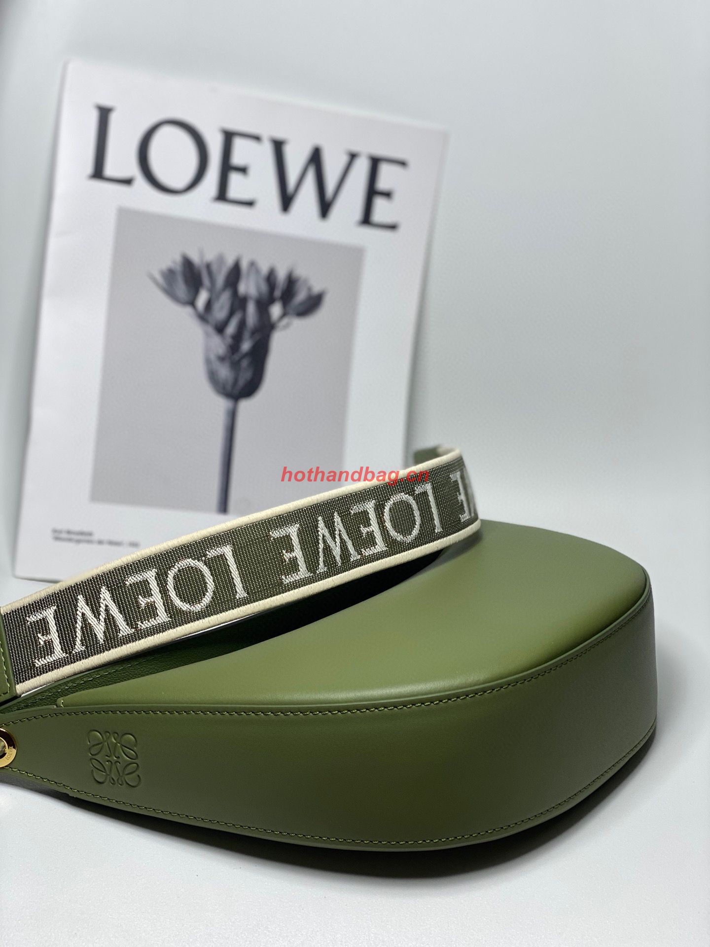 Loewe Original Leather Shoulder Handbag 3073 Green Loewe Original Leather Shoulder Handbag 3073 Green