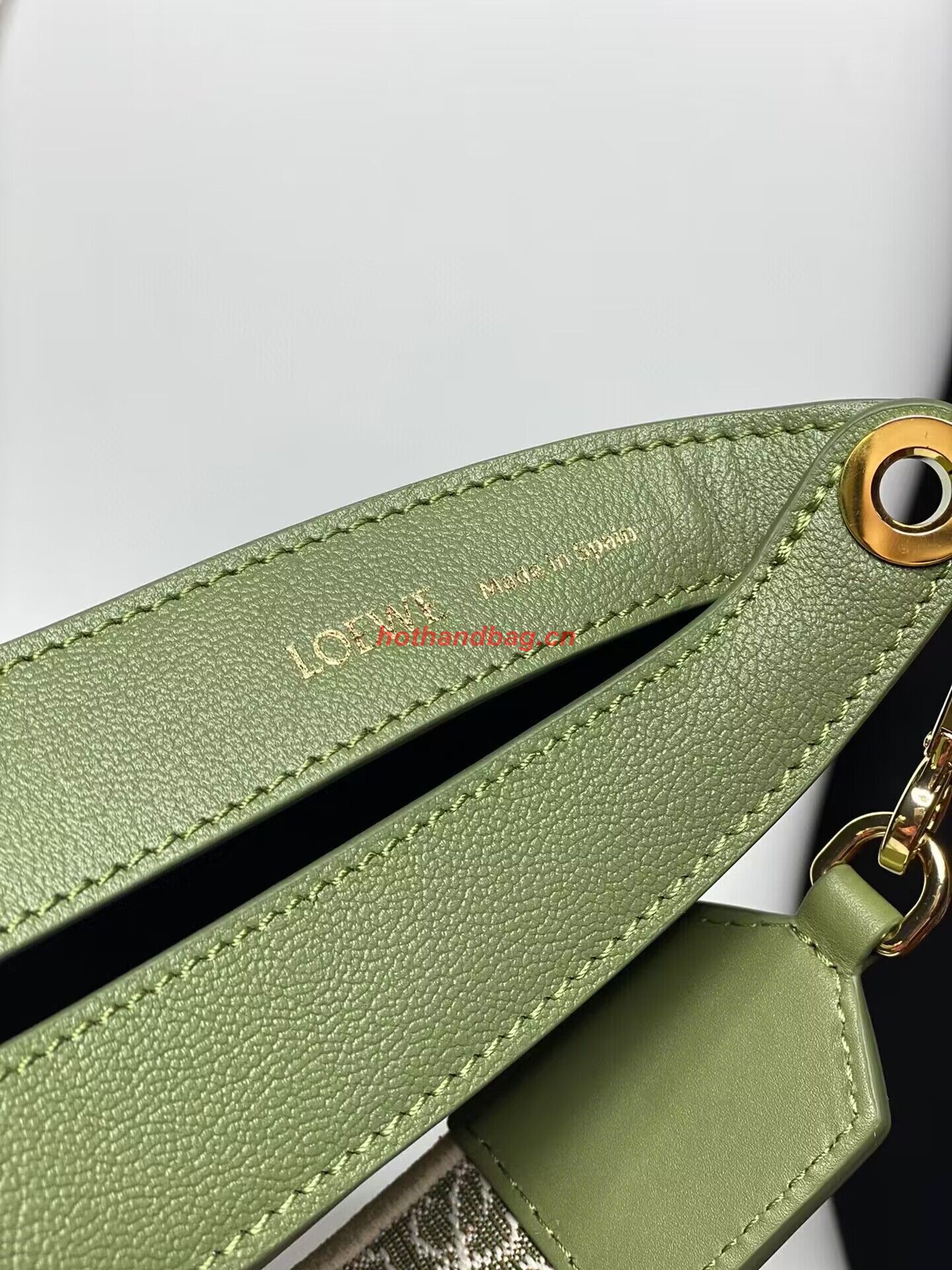 Loewe Original Leather Shoulder Handbag 3073 Green Loewe Original Leather Shoulder Handbag 3073 Green