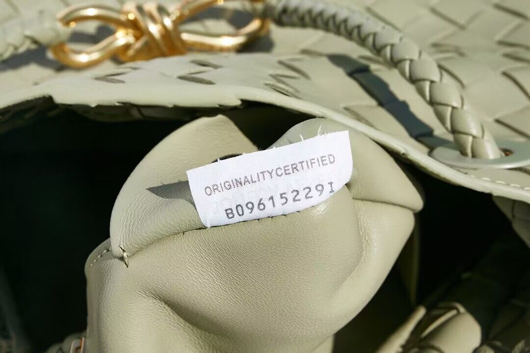 Bottega Veneta Andiamo Small Intrecciato Leather Tote 743572 Light green Bottega Veneta Andiamo Small Intrecciato Leather Tote 743572 Light green