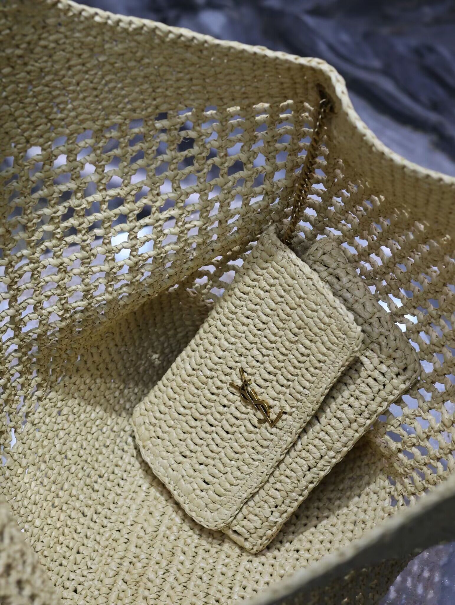 Yves Saint Laurent ICARE IN RAFFIA 698651 Apricot Yves Saint Laurent ICARE IN RAFFIA 698651 Apricot