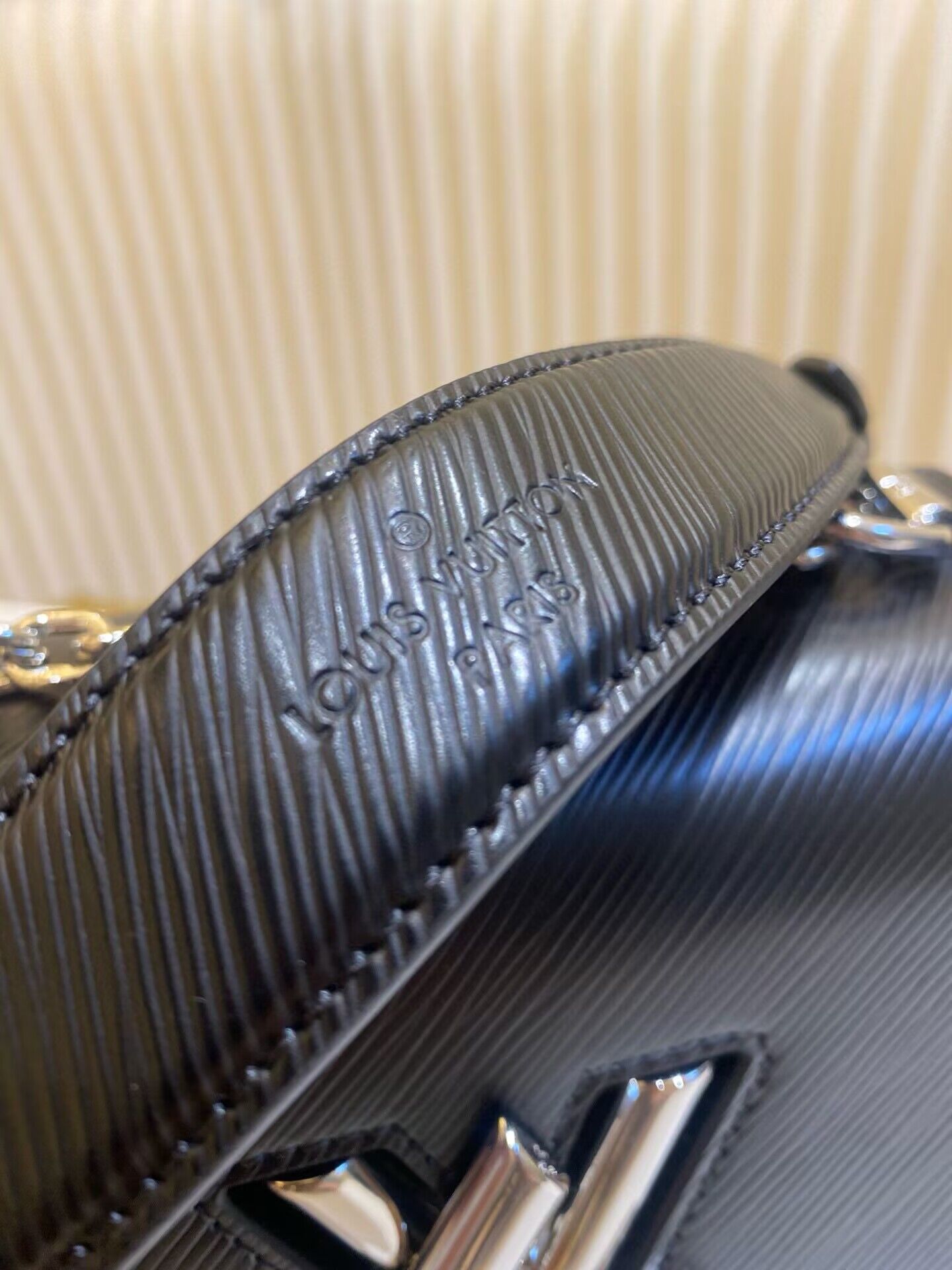 Louis Vuitton Epi Leather Twist PM M21119 Black Silver-Tone Louis Vuitton Epi Leather Twist PM M21119 Black Silver-Tone