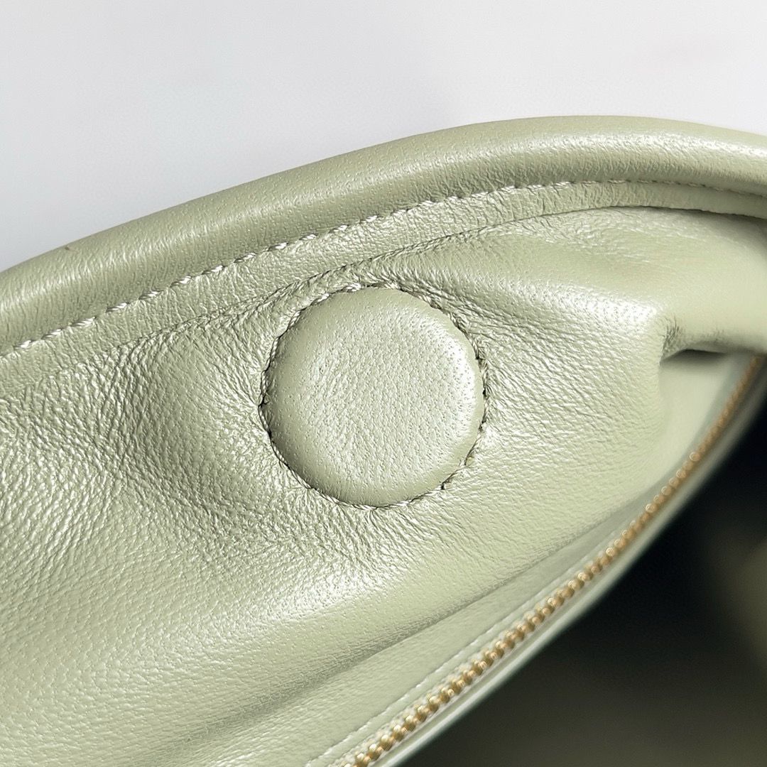 Bottega Veneta Medium Hop Original Leather Bag 763966 Light Green Bottega Veneta Medium Hop Original Leather Bag 763966 Light Green