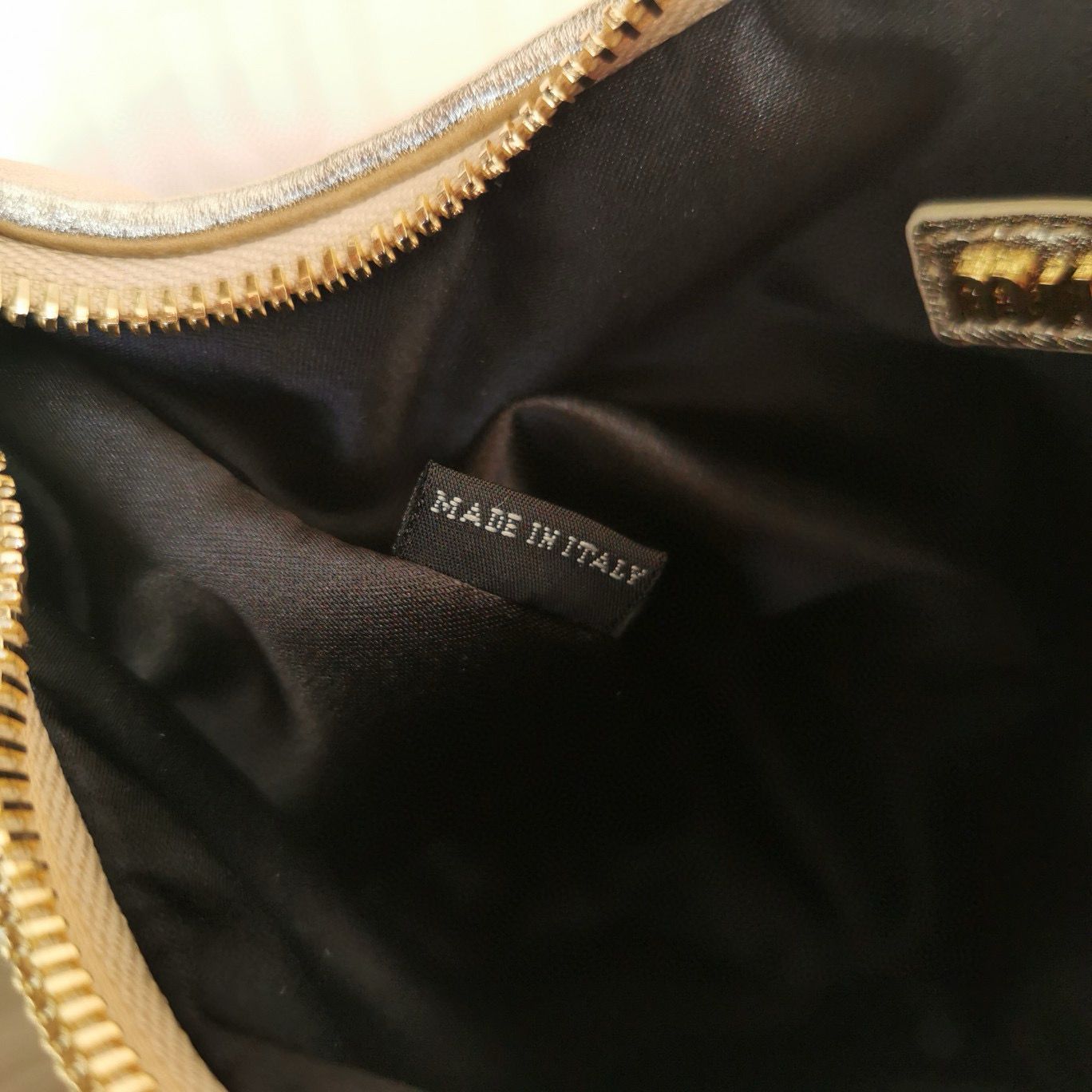 Miu Miu Wander Matelasse Original Sheepskin Bag 5BC125 Gold Miu Miu Wander Matelasse Original Sheepskin Bag 5BC125 Gold