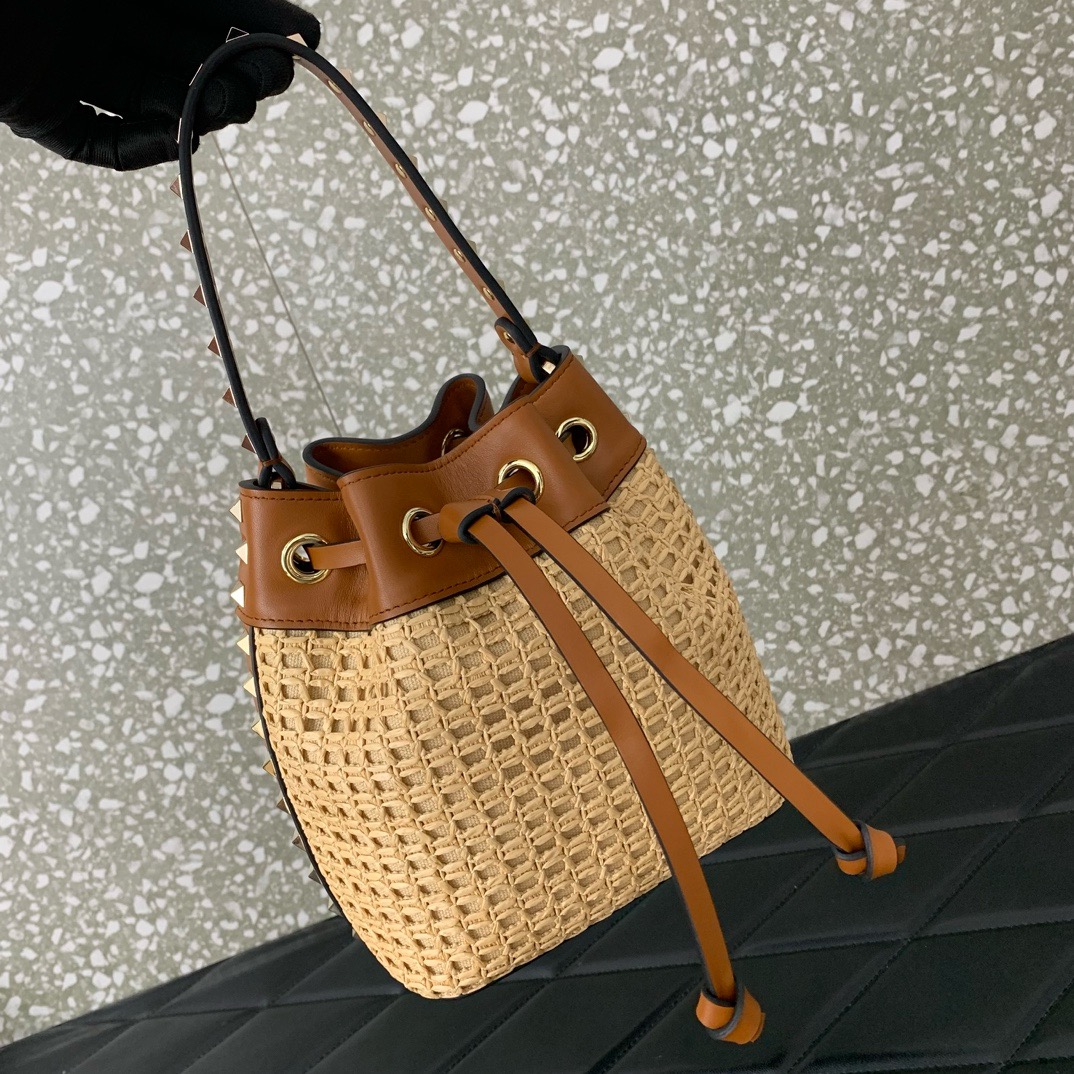 VALENTINO VLOGO SIGNATURE RAFFIA Mini Bucket Bag 03191 brown VALENTINO VLOGO SIGNATURE RAFFIA Mini Bucket Bag 03191 brown