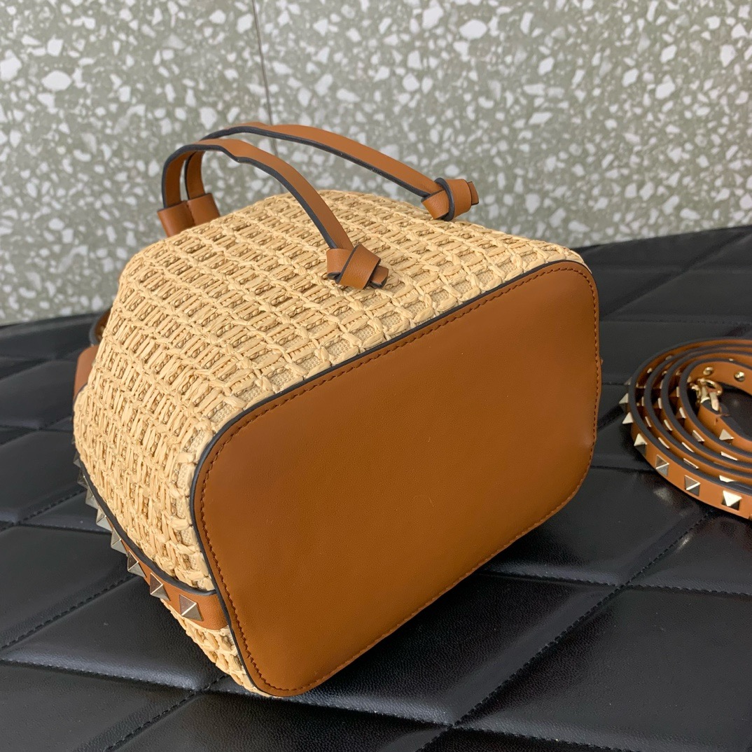 VALENTINO VLOGO SIGNATURE RAFFIA Mini Bucket Bag 03191 brown VALENTINO VLOGO SIGNATURE RAFFIA Mini Bucket Bag 03191 brown