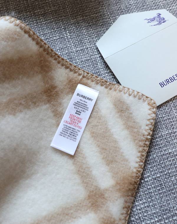 Burberry Scarf BBC00177 Burberry Scarf BBC00177
