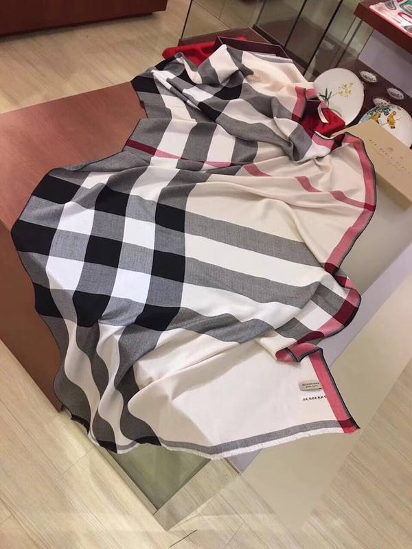 Burberry Scarf BBC00187 Burberry Scarf BBC00187