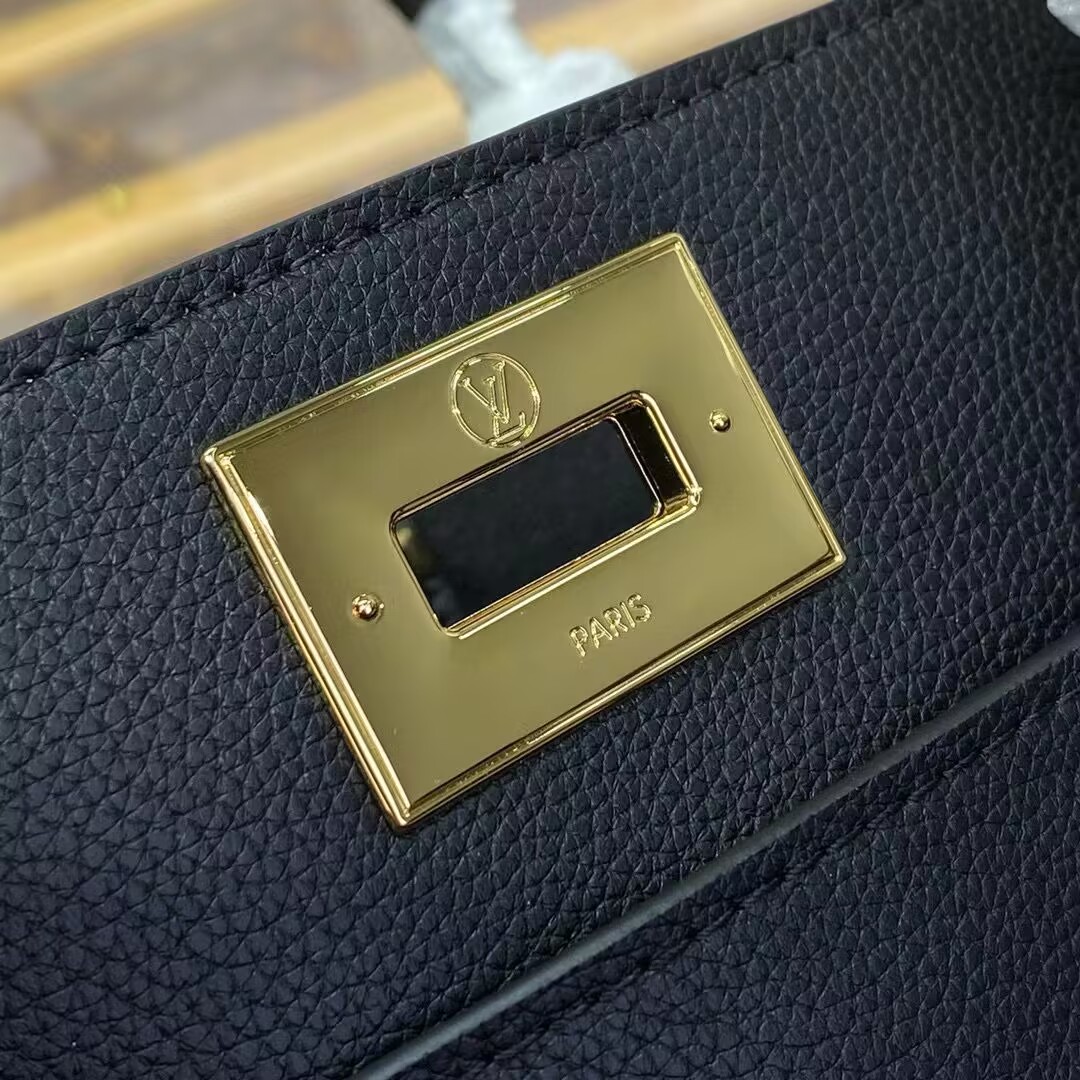 Louis Vuitton Original Leather ON MY SIDE M22225 Black Louis Vuitton Original Leather ON MY SIDE M22225 Black