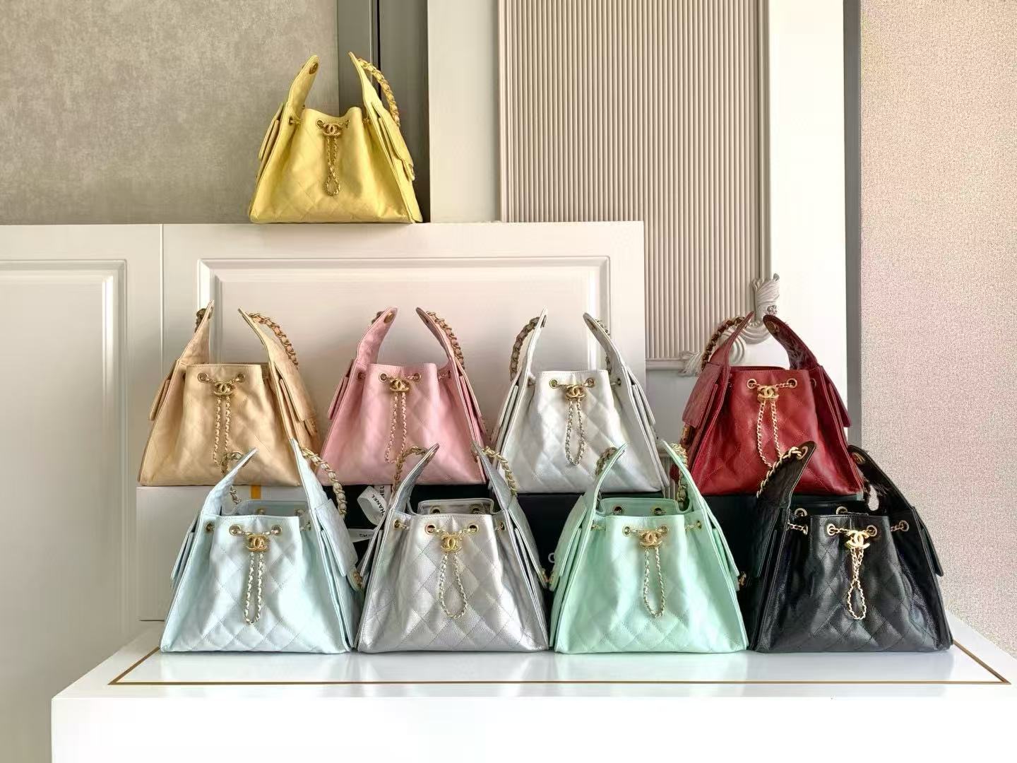 CHANEL 25 SMALL HANDBAG AS5293 White CHANEL 25 SMALL HANDBAG AS5293 White