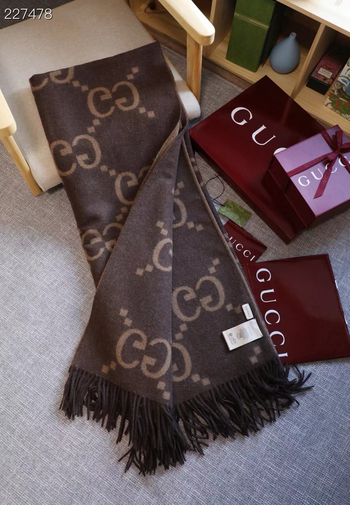 Gucci Cape Double-sided cashmere GG35923