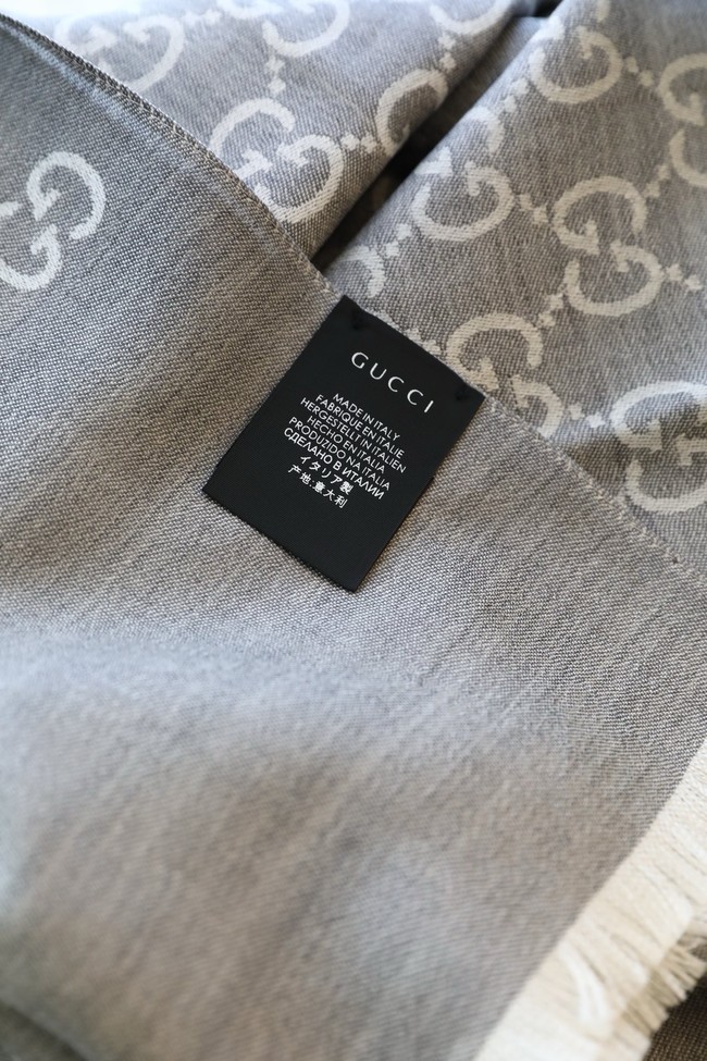 Gucci rinted GG cotton wool lame shawl 845243-2