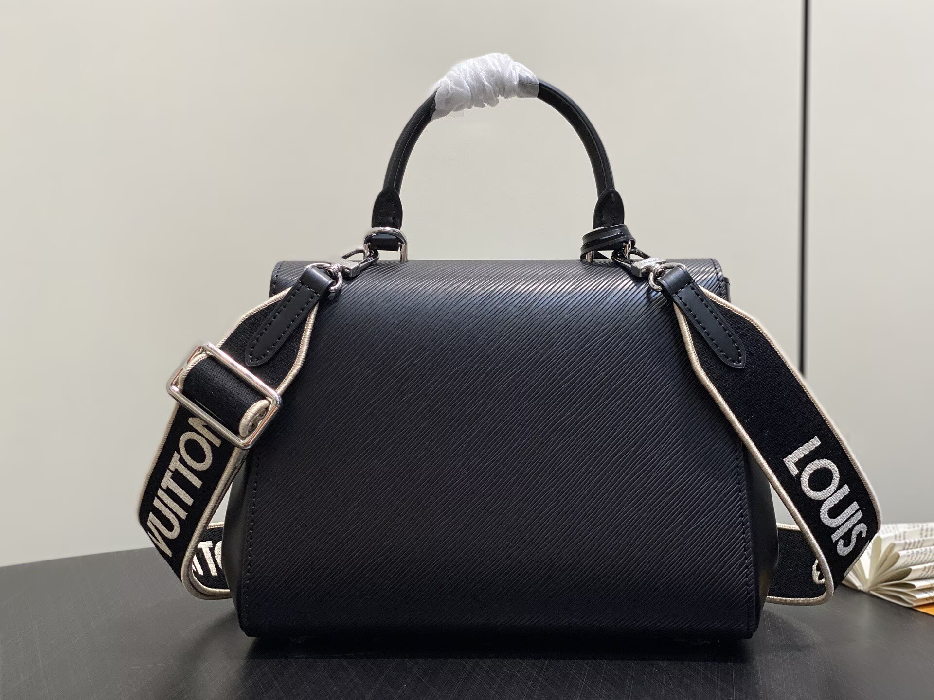 Louis Vuitton Cluny MM EPI Leather M58931 Black Louis Vuitton Cluny MM EPI Leather M58931 Black