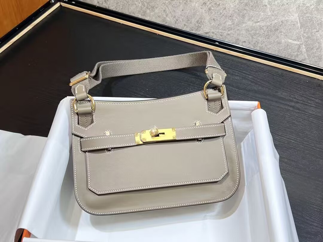 Hermes Jypsiere 31CM Shoulder Bag Calfskin Leather H0880 gold tone