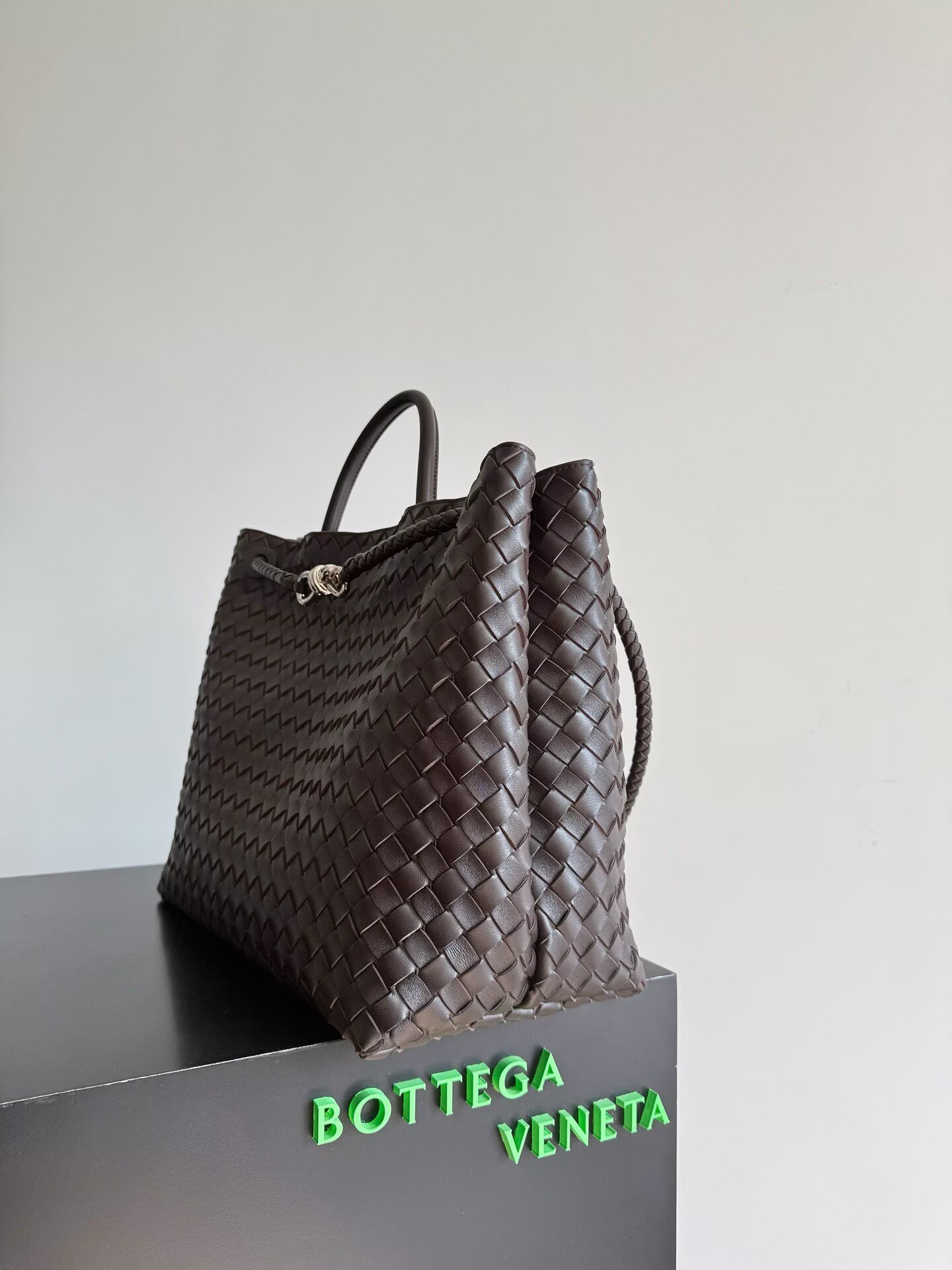 Bottega Veneta Andiamo Pepites Original Leather Large Bag 743575 Fondant