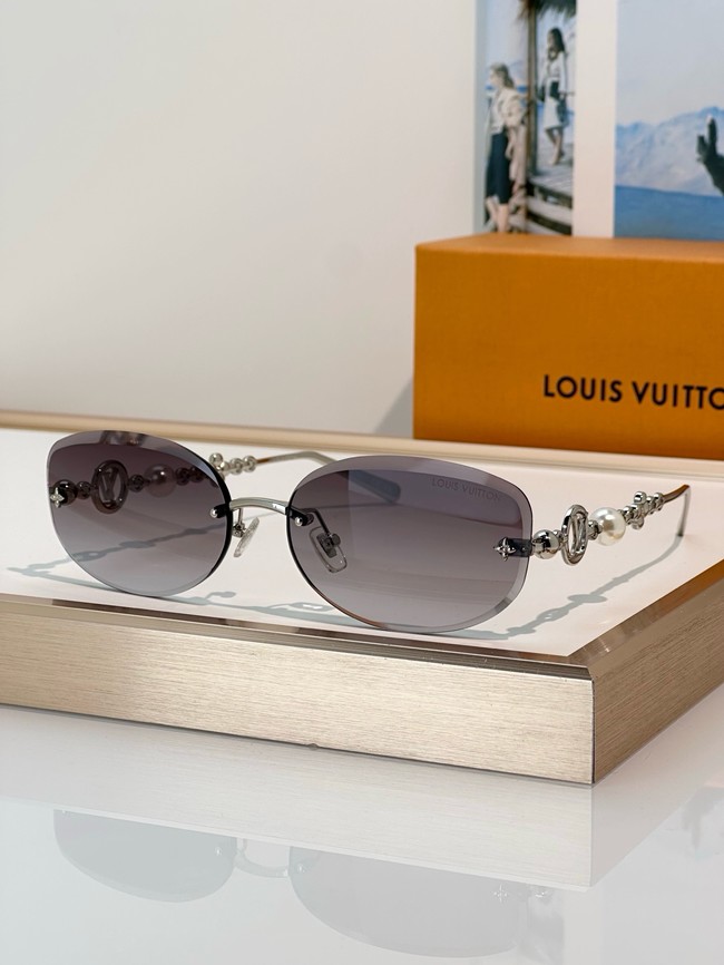 Louis Vuitton Sunglasses 260517-22