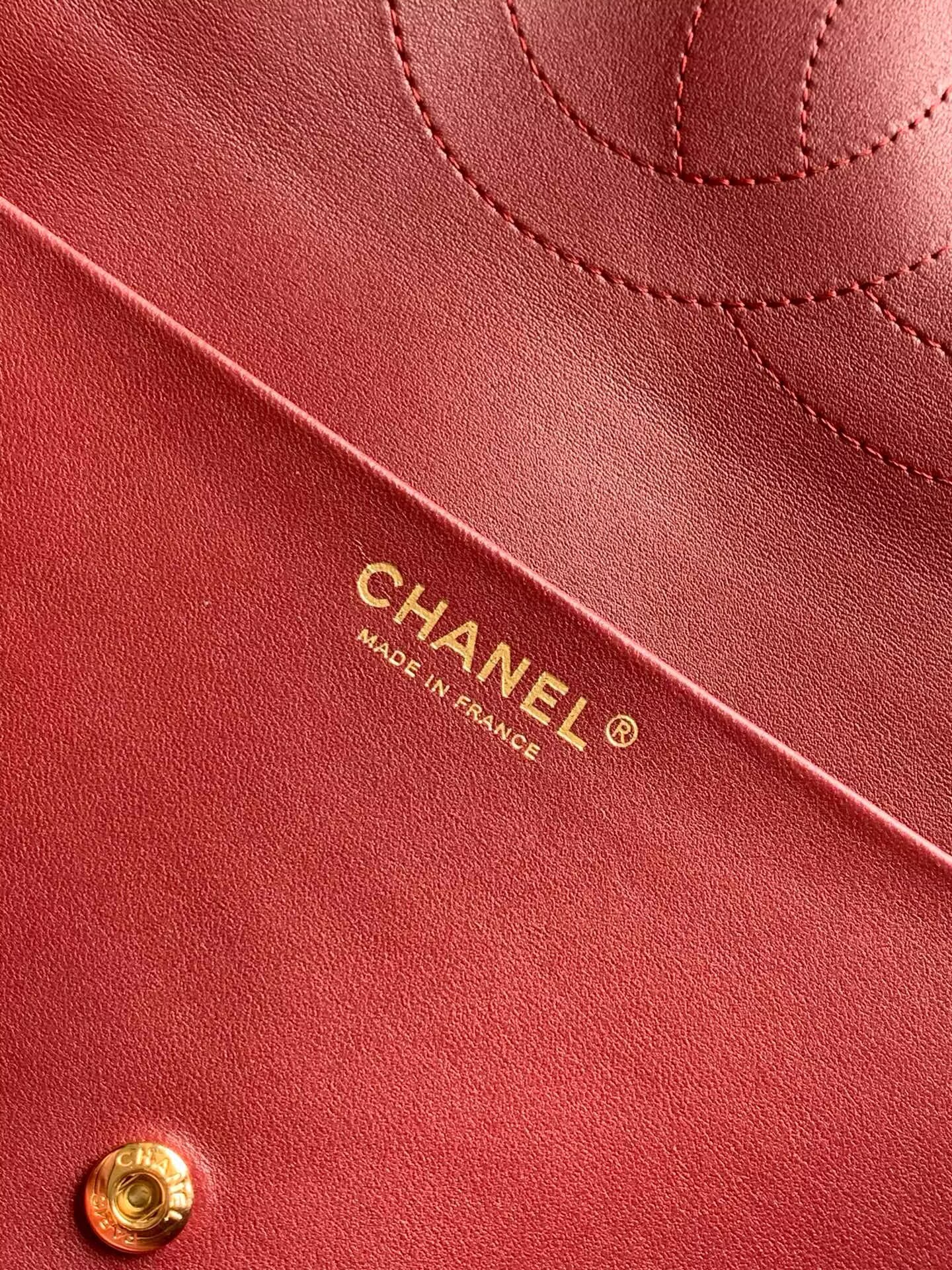 Chanel SPRING SUMMER 2026 MAXI FLAP BAG Grained Calfskin & Gold-Tone Metal AS6233 Black Chanel SPRING SUMMER 2026 MAXI FLAP BAG Grained Calfskin & Gold-Tone Metal AS6233 Black