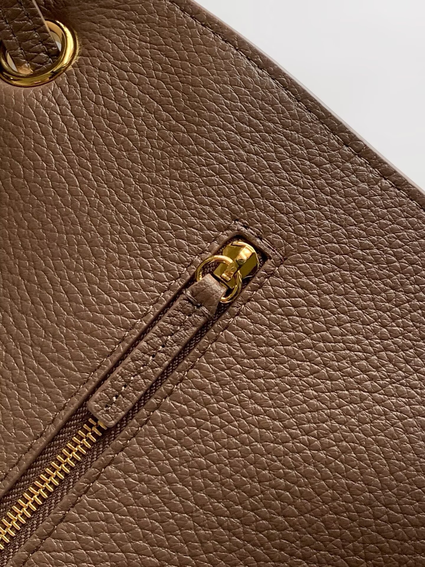 Chanel SPRING SUMMER 2026 MAXI FLAP BAG Grained Calfskin & Gold-Tone Metal AS6233 Brown Chanel SPRING SUMMER 2026 MAXI FLAP BAG Grained Calfskin & Gold-Tone Metal AS6233 Brown