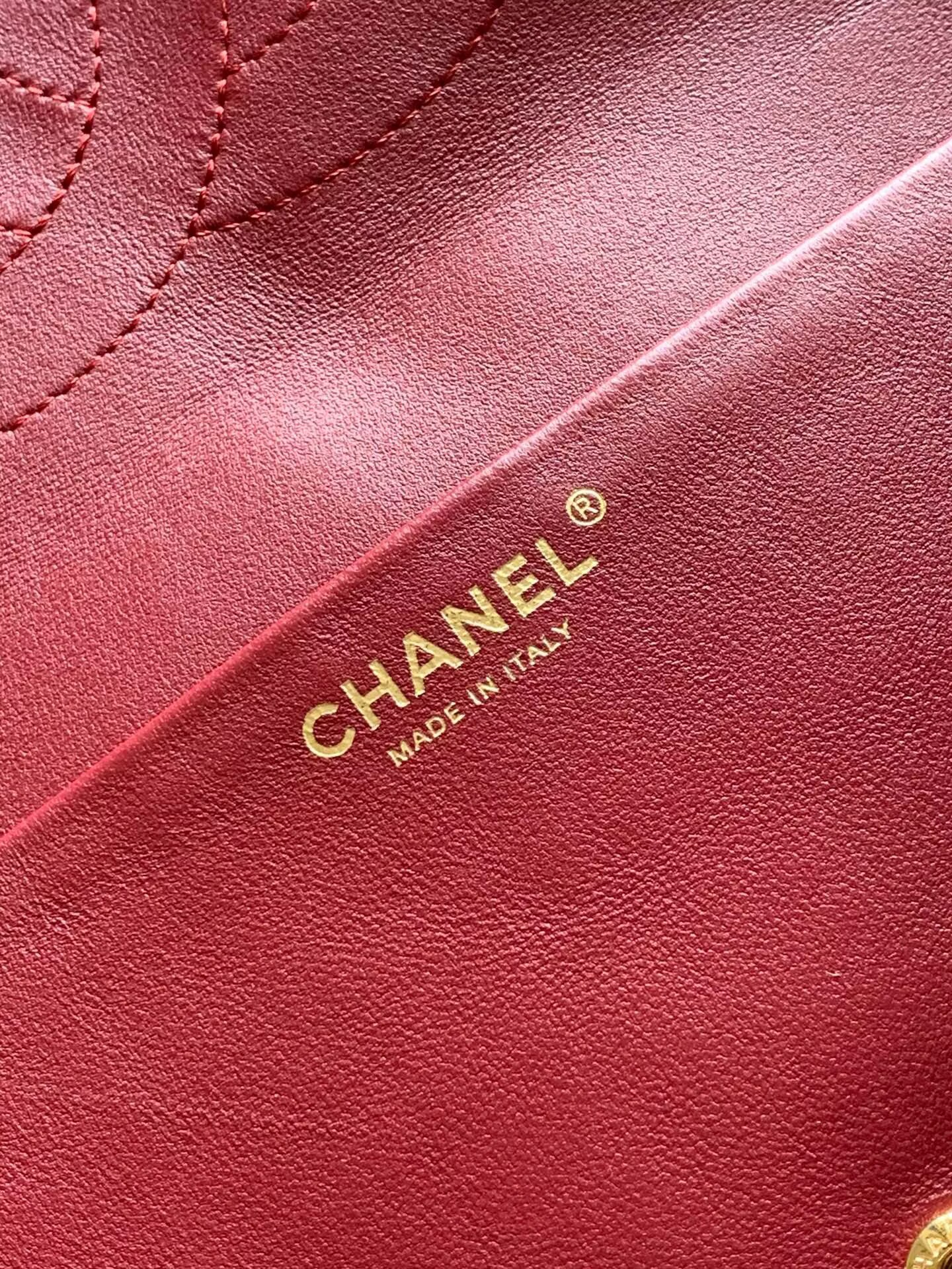 Chanel SPRING SUMMER 2026 MAXI FLAP BAG Grained Calfskin & Gold-Tone Metal AS6233 Brown Chanel SPRING SUMMER 2026 MAXI FLAP BAG Grained Calfskin & Gold-Tone Metal AS6233 Brown