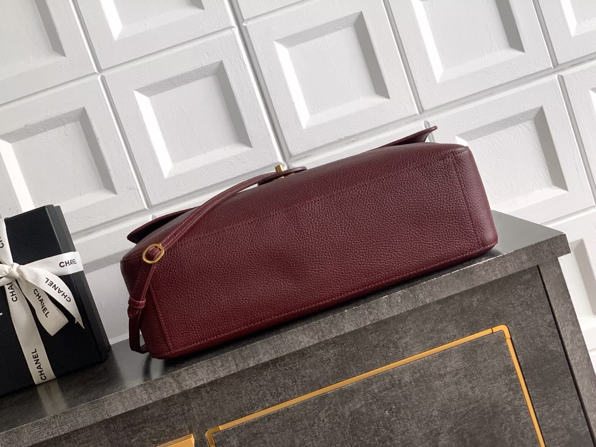 Chanel SPRING SUMMER 2026 MAXI FLAP BAG Grained Calfskin & Gold-Tone Metal AS6233 Burgundy Chanel SPRING SUMMER 2026 MAXI FLAP BAG Grained Calfskin & Gold-Tone Metal AS6233 Burgundy