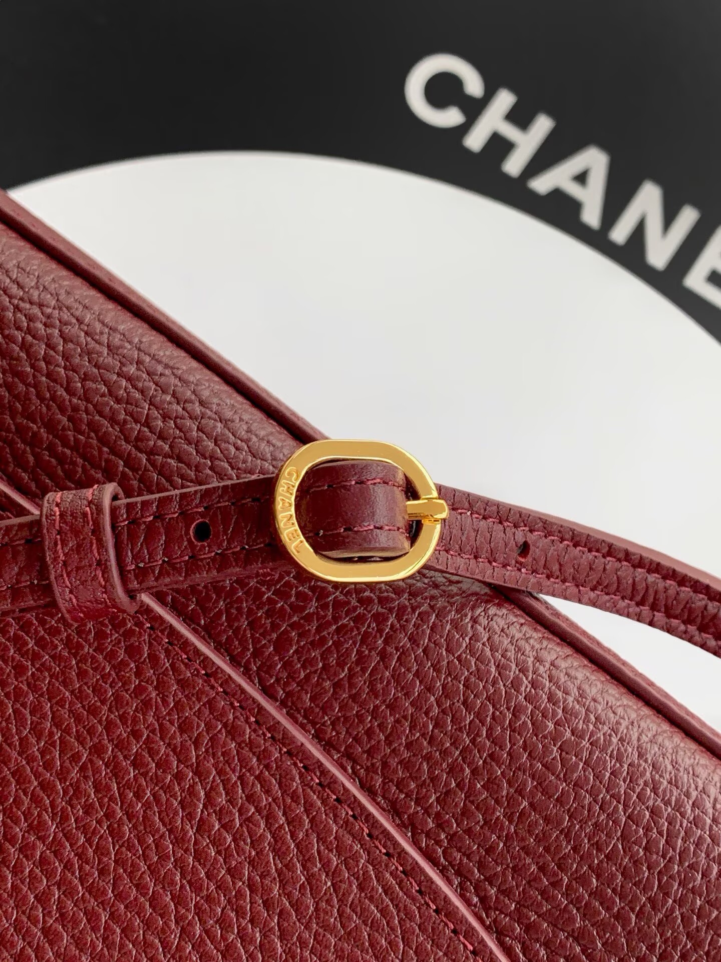 Chanel SPRING SUMMER 2026 MAXI FLAP BAG Grained Calfskin & Gold-Tone Metal AS6233 Burgundy Chanel SPRING SUMMER 2026 MAXI FLAP BAG Grained Calfskin & Gold-Tone Metal AS6233 Burgundy