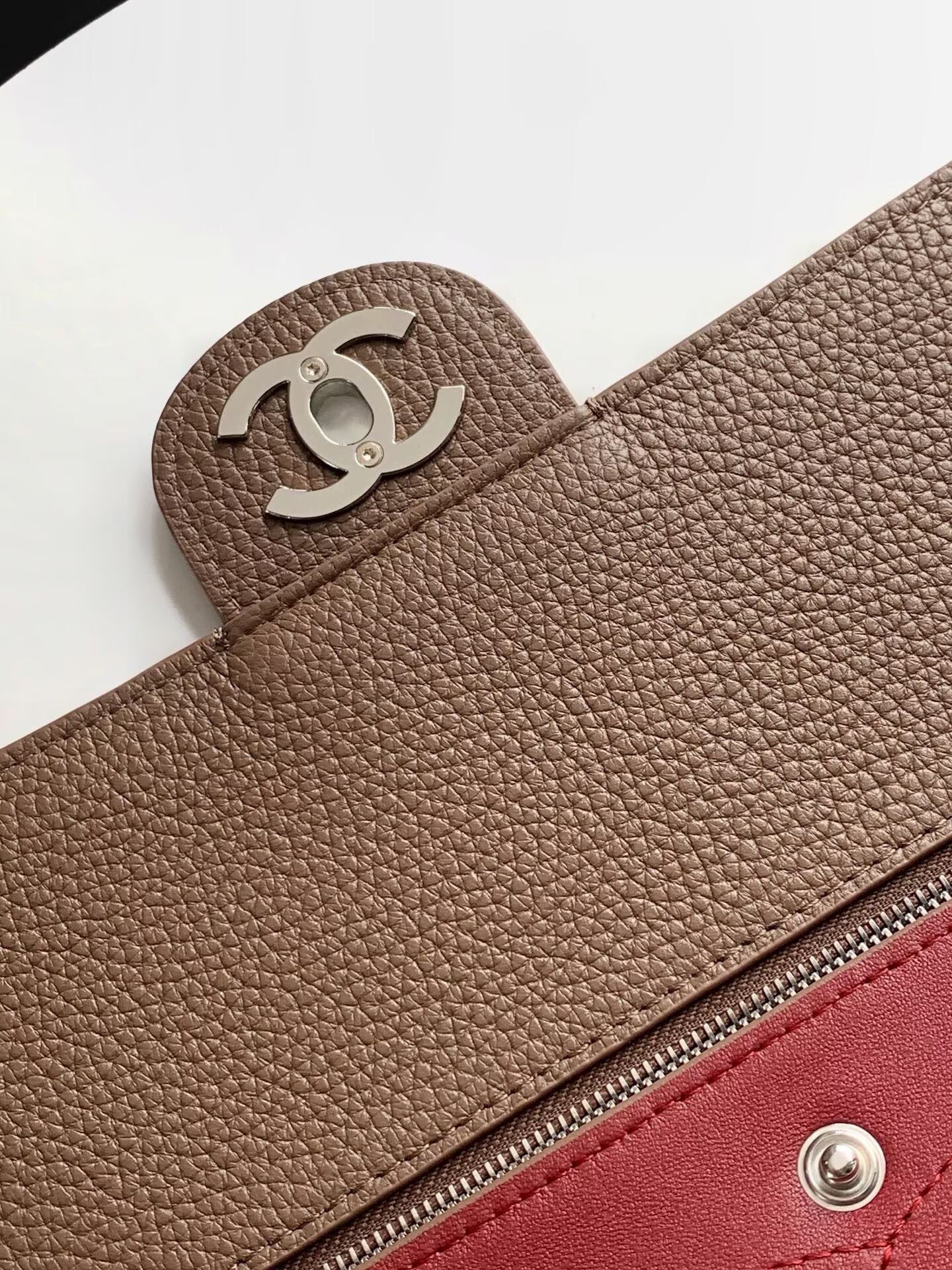 Chanel SPRING SUMMER 2026 MAXI FLAP BAG Grained Calfskin & Silver-Tone Metal AS6233 Brown Chanel SPRING SUMMER 2026 MAXI FLAP BAG Grained Calfskin & Silver-Tone Metal AS6233 Brown