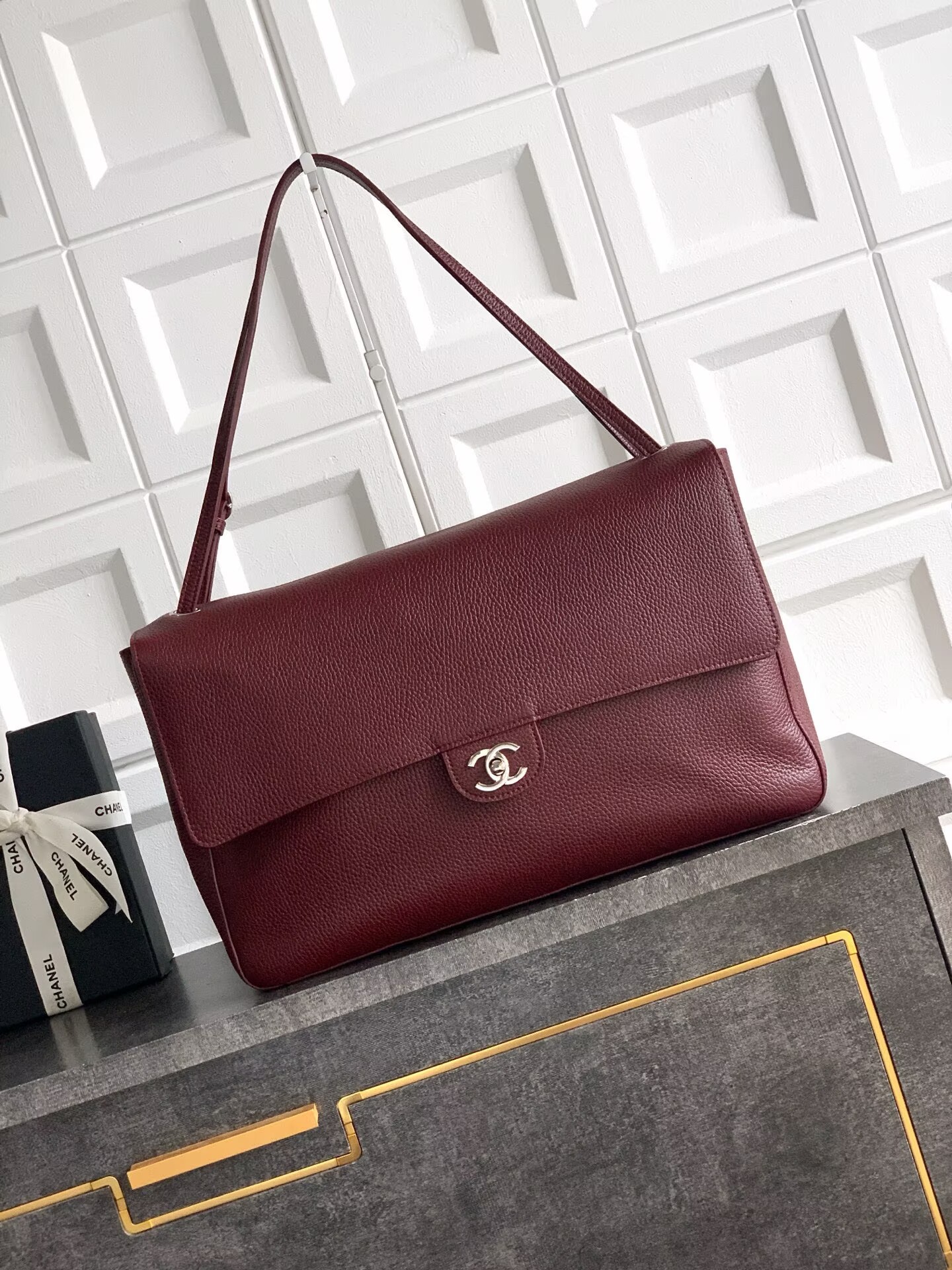 Chanel SPRING SUMMER 2026 MAXI FLAP BAG Grained Calfskin & Silver-Tone Metal AS6233 Burgundy