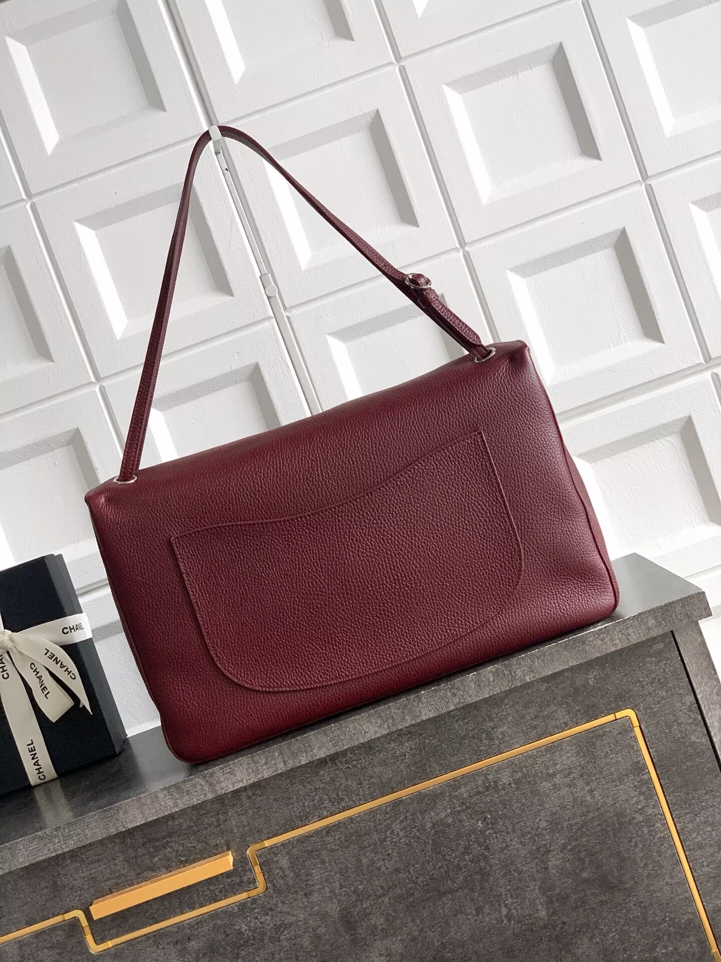 Chanel SPRING SUMMER 2026 MAXI FLAP BAG Grained Calfskin & Silver-Tone Metal AS6233 Burgundy Chanel SPRING SUMMER 2026 MAXI FLAP BAG Grained Calfskin & Silver-Tone Metal AS6233 Burgundy
