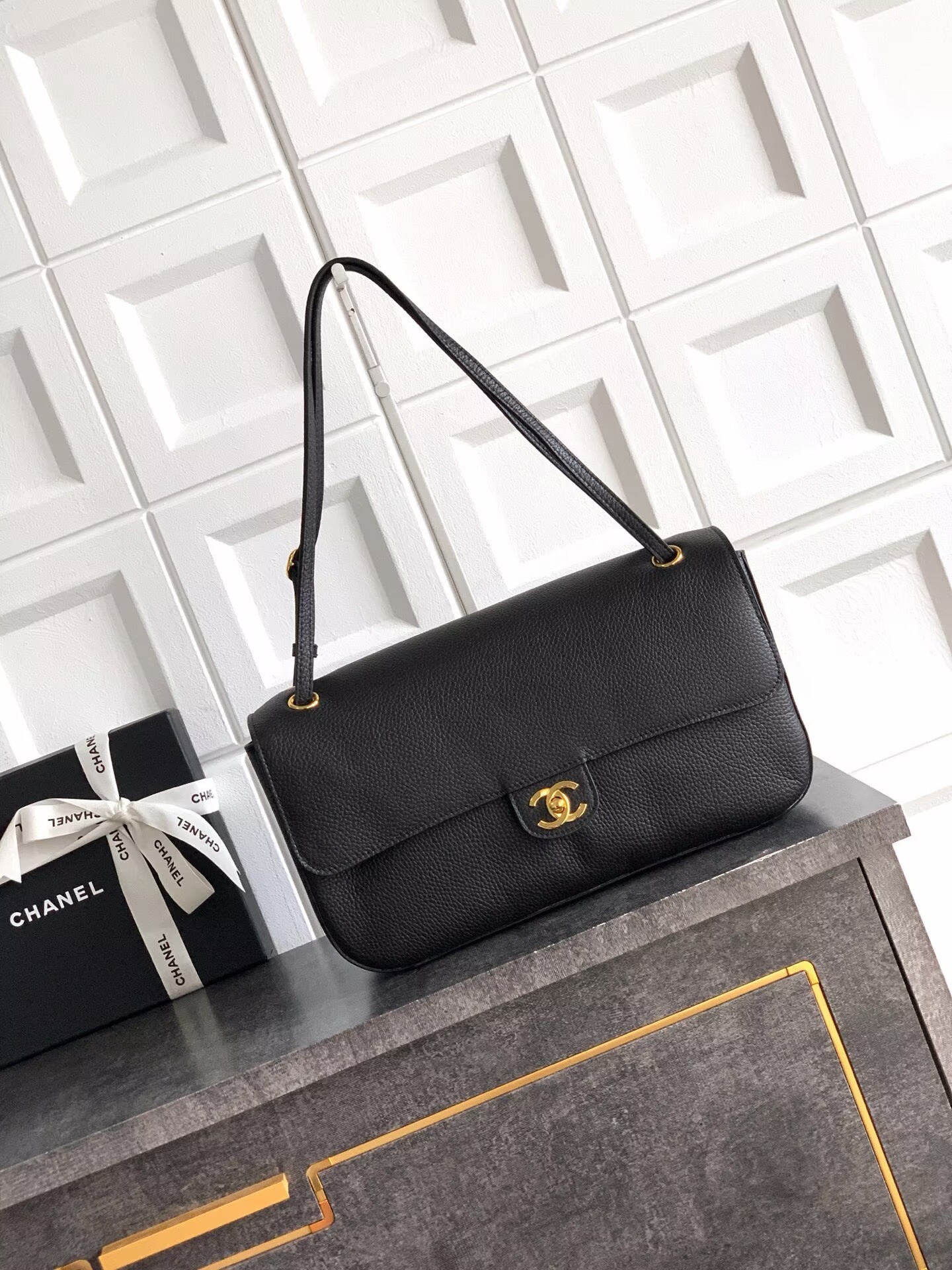 Chanel SPRING SUMMER 2026 MAXI FLAP BAG Grained Calfskin & Gold-Tone Metal AS6231 Black