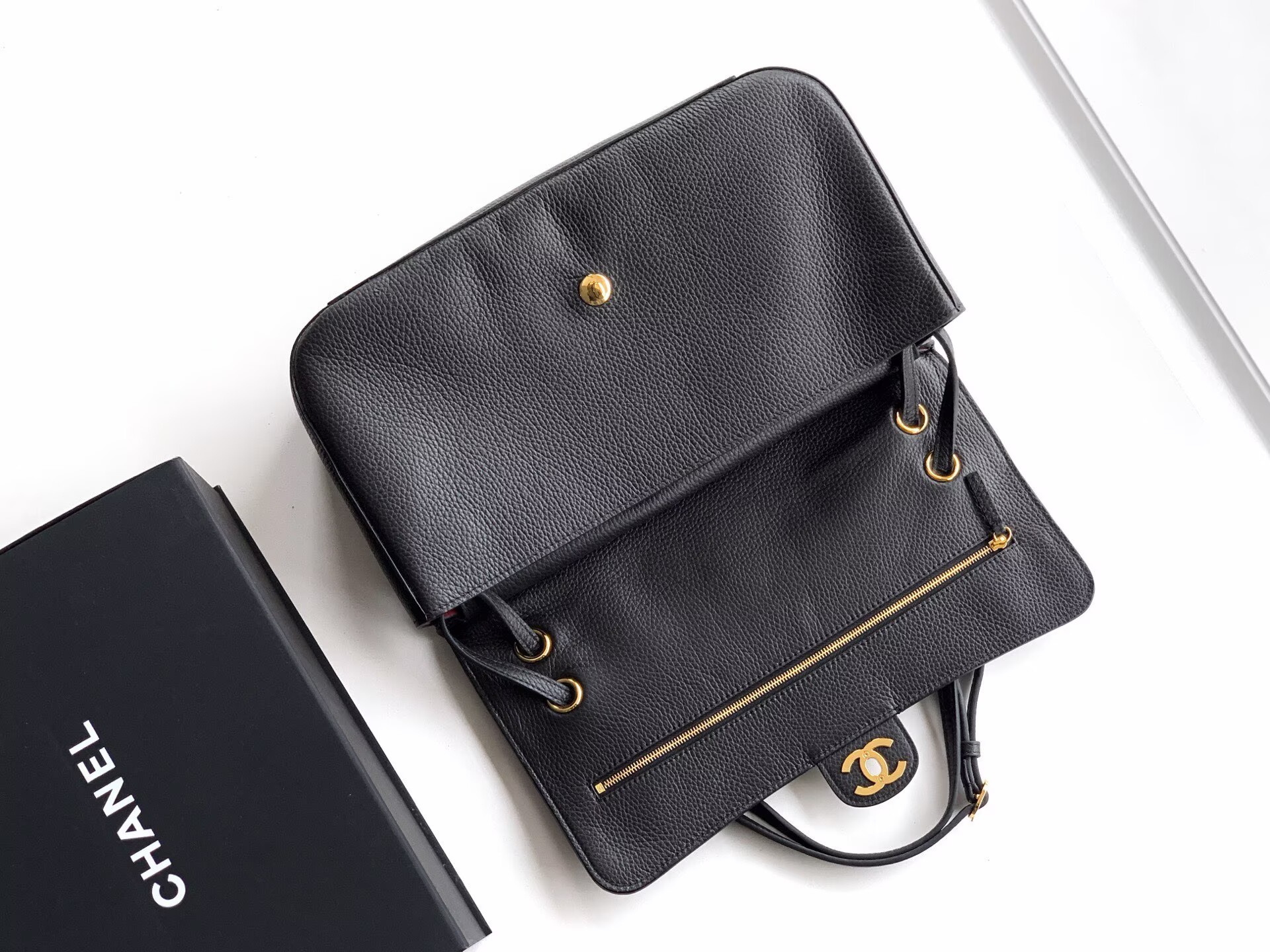 Chanel SPRING SUMMER 2026 MAXI FLAP BAG Grained Calfskin & Gold-Tone Metal AS6231 Black Chanel SPRING SUMMER 2026 MAXI FLAP BAG Grained Calfskin & Gold-Tone Metal AS6231 Black