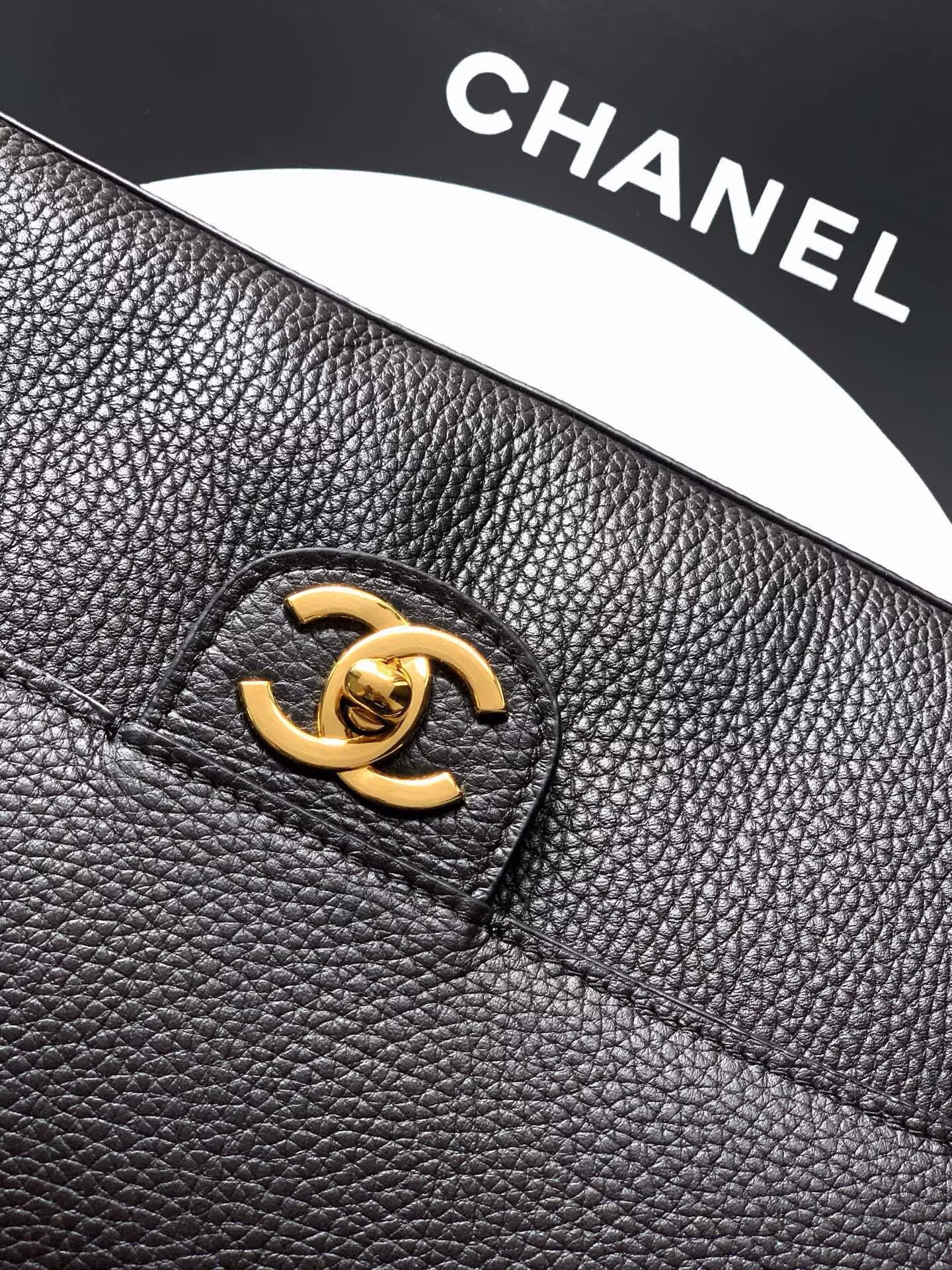 Chanel SPRING SUMMER 2026 MAXI FLAP BAG Grained Calfskin & Gold-Tone Metal AS6231 Black Chanel SPRING SUMMER 2026 MAXI FLAP BAG Grained Calfskin & Gold-Tone Metal AS6231 Black