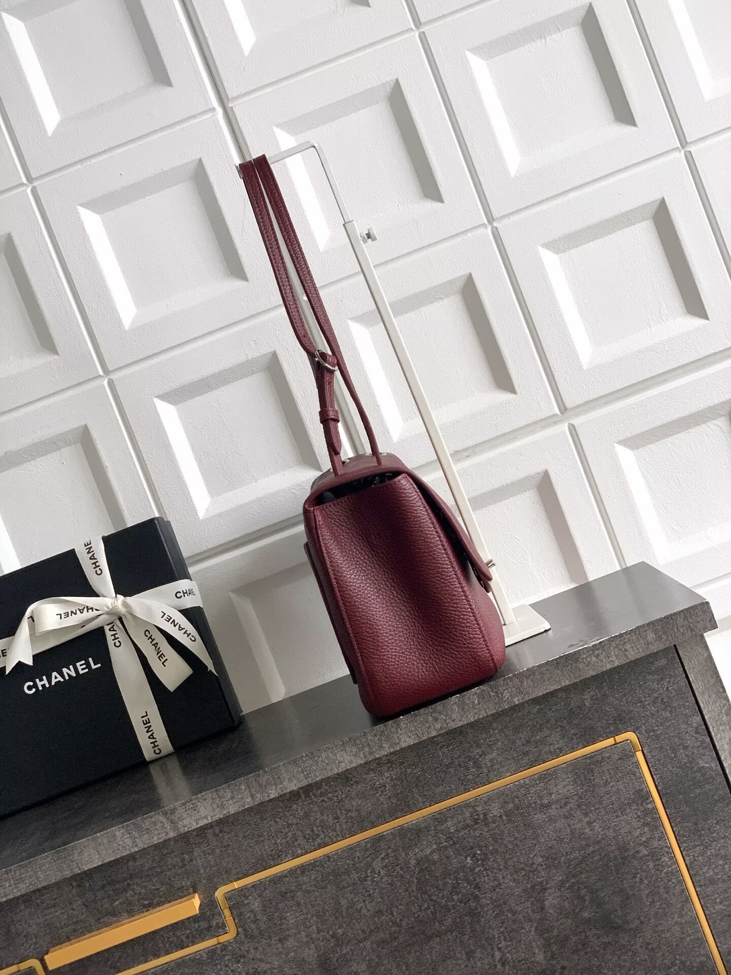 Chanel SPRING SUMMER 2026 MAXI FLAP BAG Grained Calfskin & Silver-Tone Metal AS6231 Burgundy Chanel SPRING SUMMER 2026 MAXI FLAP BAG Grained Calfskin & Silver-Tone Metal AS6231 Burgundy