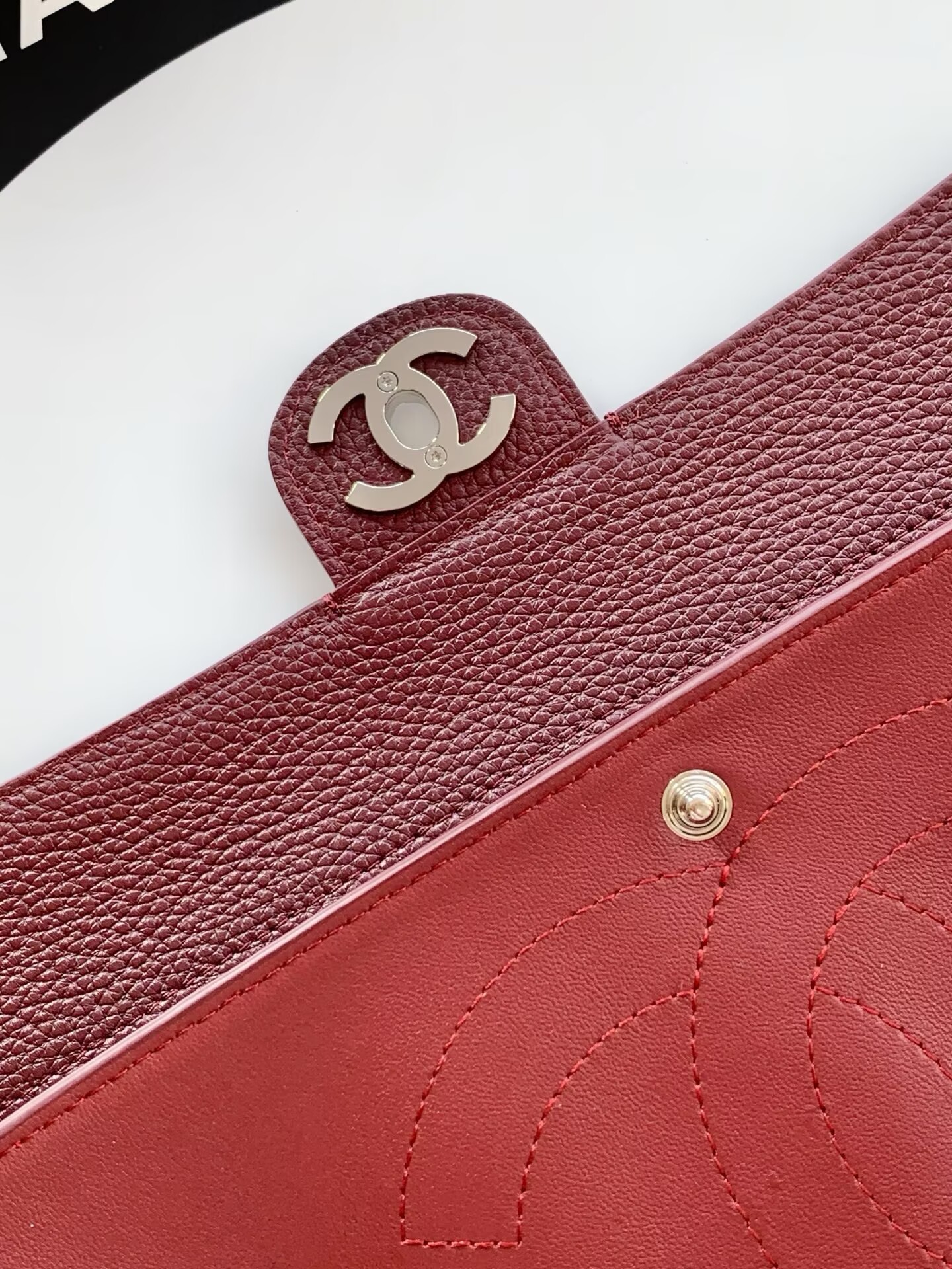 Chanel SPRING SUMMER 2026 MAXI FLAP BAG Grained Calfskin & Silver-Tone Metal AS6231 Burgundy Chanel SPRING SUMMER 2026 MAXI FLAP BAG Grained Calfskin & Silver-Tone Metal AS6231 Burgundy