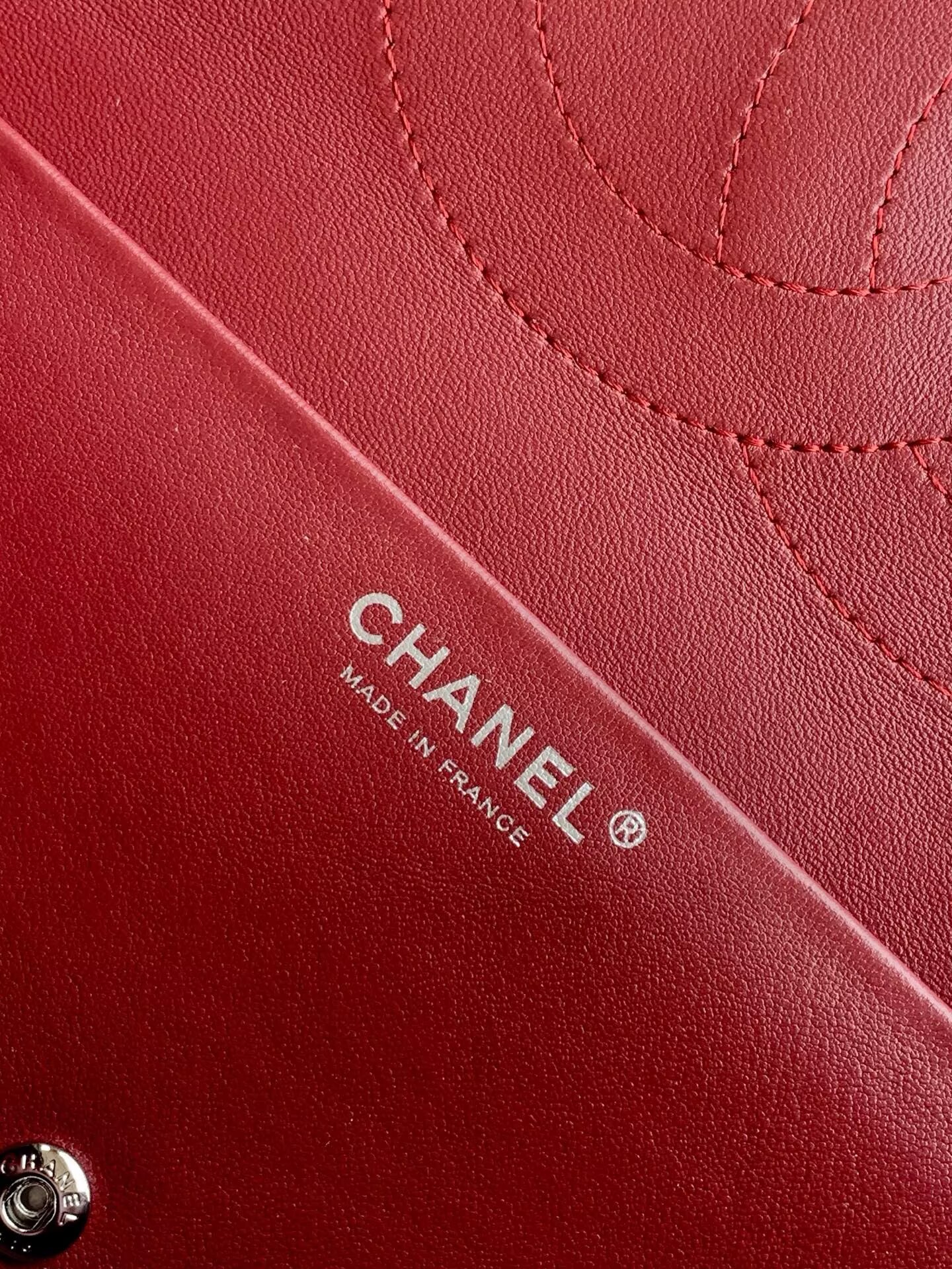 Chanel SPRING SUMMER 2026 MAXI FLAP BAG Grained Calfskin & Silver-Tone Metal AS6231 Burgundy Chanel SPRING SUMMER 2026 MAXI FLAP BAG Grained Calfskin & Silver-Tone Metal AS6231 Burgundy