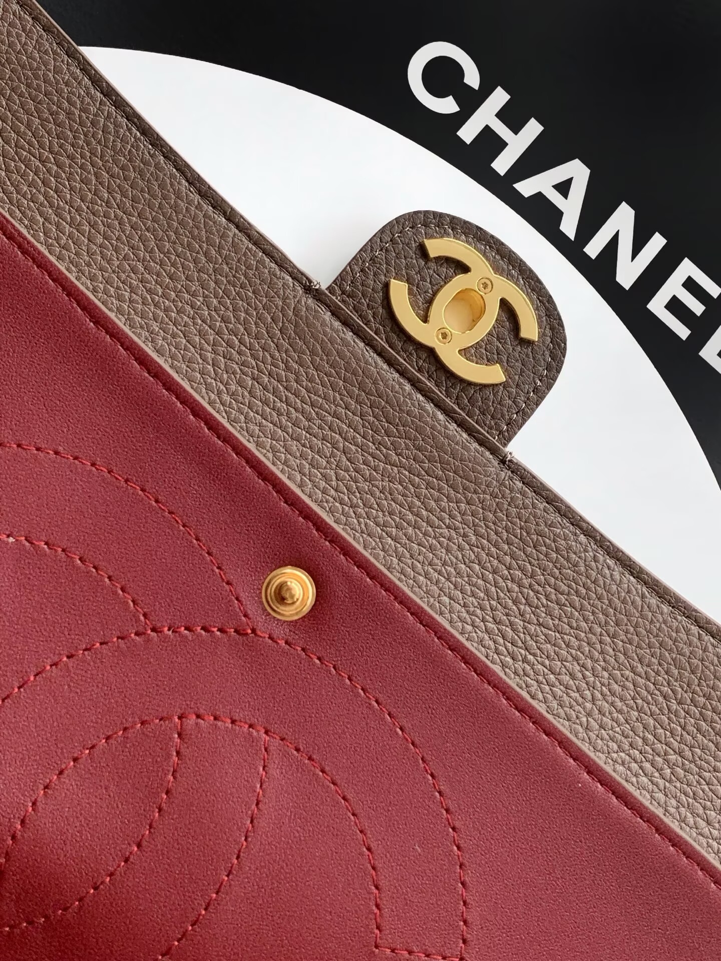 Chanel SPRING SUMMER 2026 MAXI FLAP BAG Grained Calfskin & Gold-Tone Metal AS6231 Brown