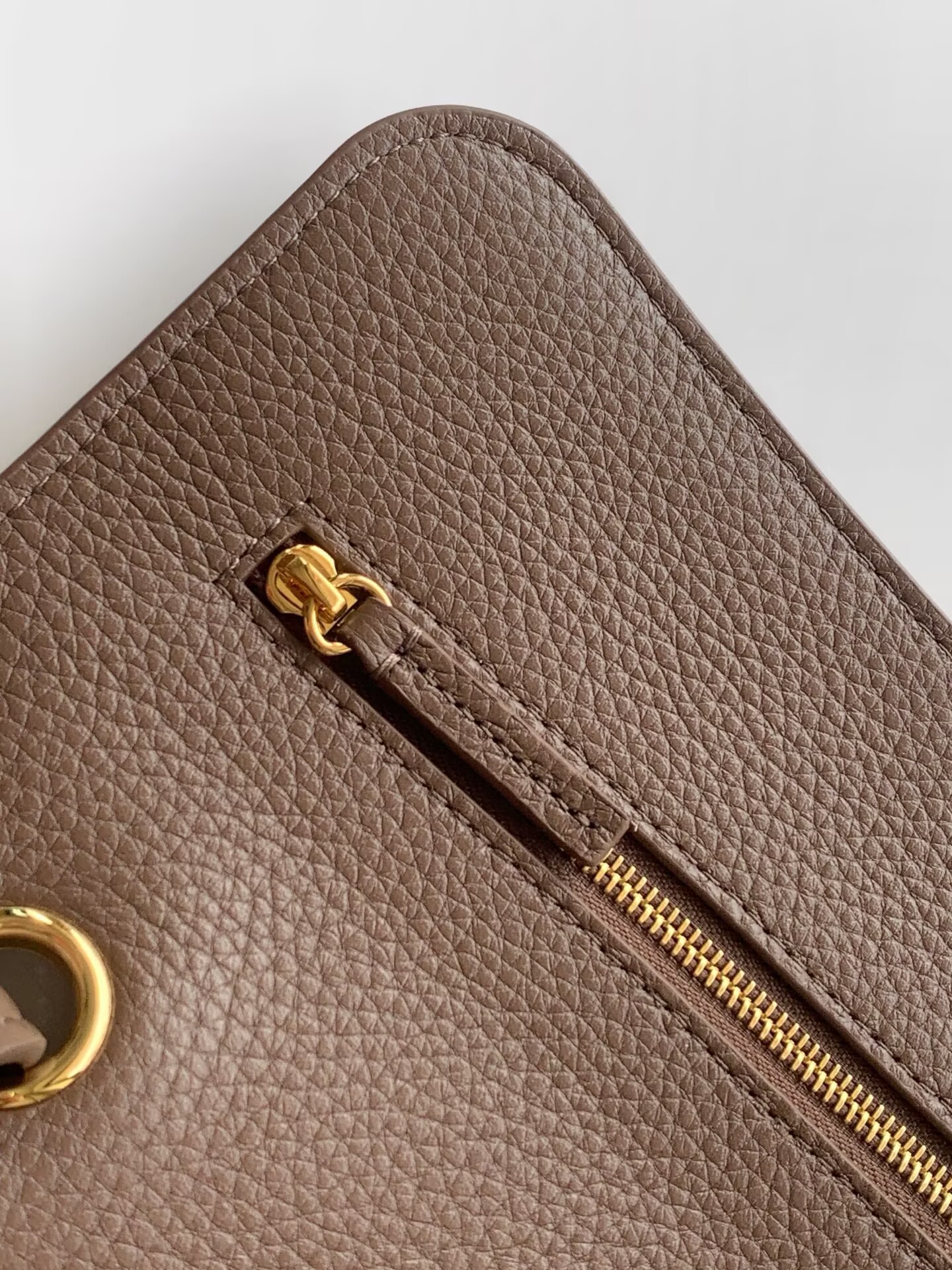 Chanel SPRING SUMMER 2026 MAXI FLAP BAG Grained Calfskin & Gold-Tone Metal AS6231 Brown