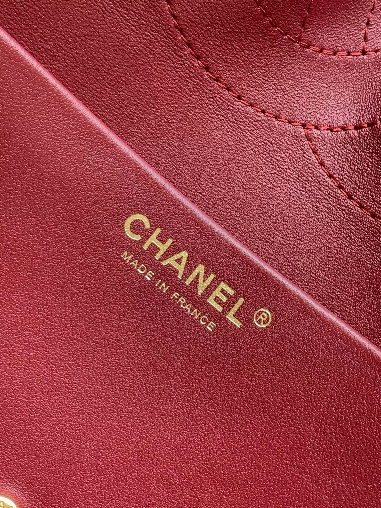 Chanel SPRING SUMMER 2026 MAXI FLAP BAG Grained Calfskin & Gold-Tone Metal AS6231 Brown