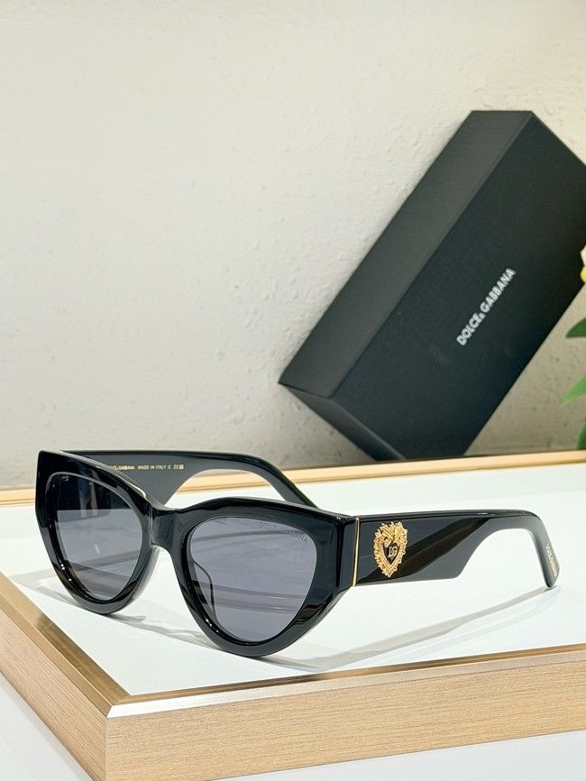 Dolce & Gabbana Sunglasses 260541-6