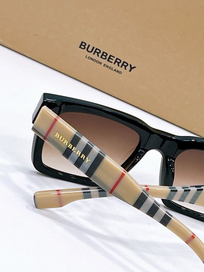 Burberry Sunglasses BB000017