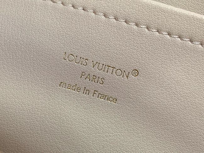Louis Vuitton Capucines MM Souple M26319 light pink