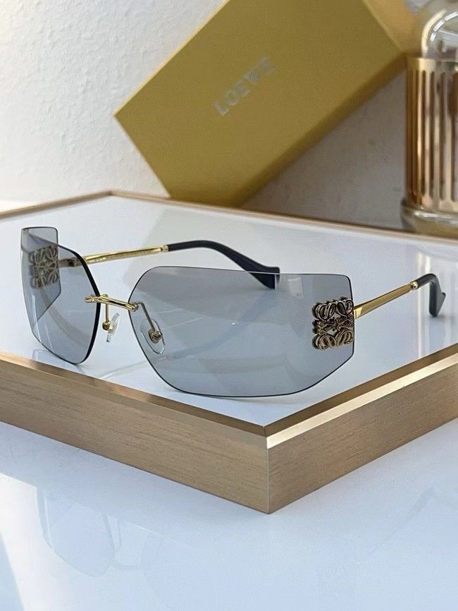Loewe Sunglasses LWS000006