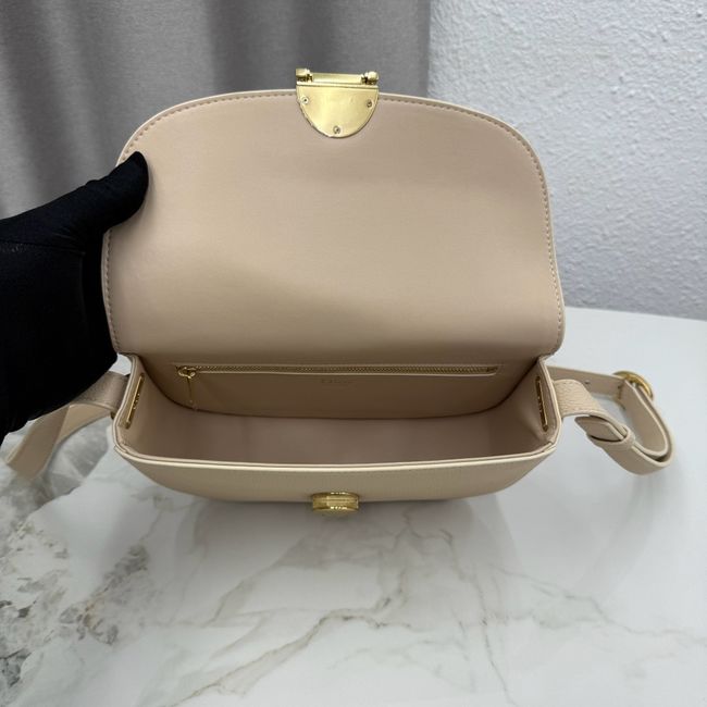 Medium Dior Medaillon Flap Bag Grained Calfskin M3920QD Apricot Medium Dior Medaillon Flap Bag Grained Calfskin M3920QD Apricot