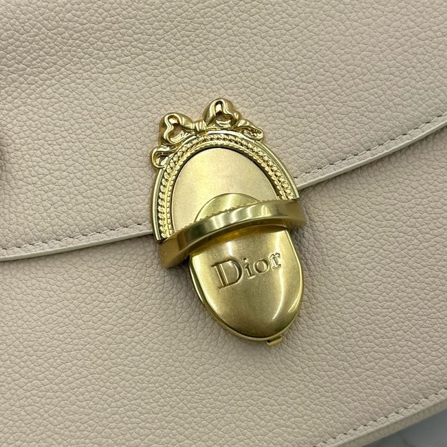 Medium Dior Medaillon Flap Bag Grained Calfskin M3920QD Apricot Medium Dior Medaillon Flap Bag Grained Calfskin M3920QD Apricot