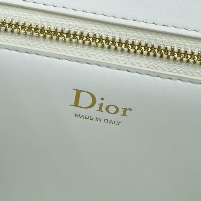 Medium Dior Medaillon Flap Bag Grained Calfskin M3920QD Latte Medium Dior Medaillon Flap Bag Grained Calfskin M3920QD Latte