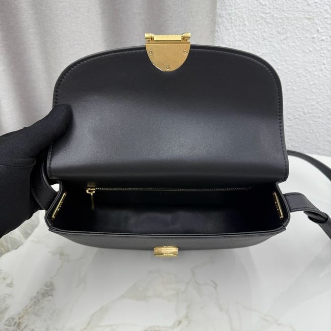 Medium Dior Medaillon Flap Bag Grained Calfskin M3920QD black