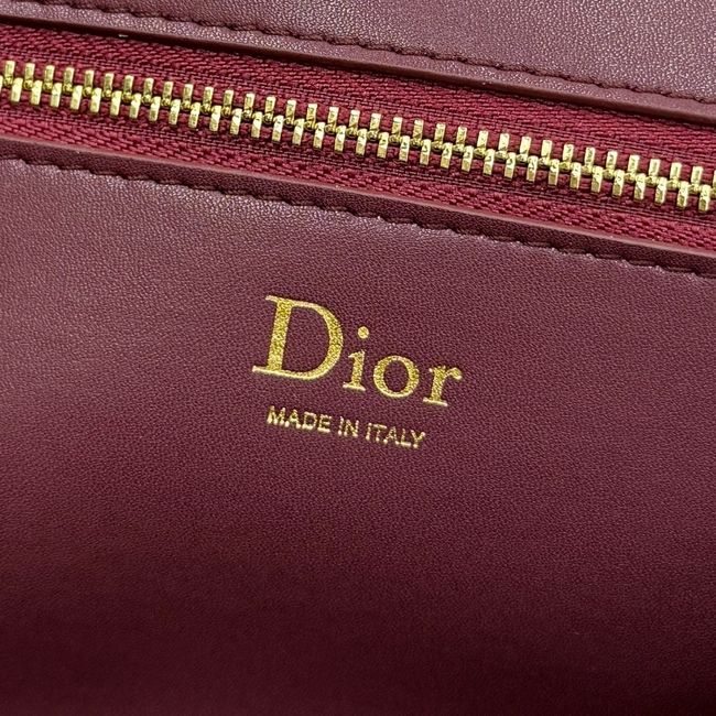 Medium Dior Medaillon Flap Bag Grained Calfskin M3920QD burgundy Medium Dior Medaillon Flap Bag Grained Calfskin M3920QD burgundy