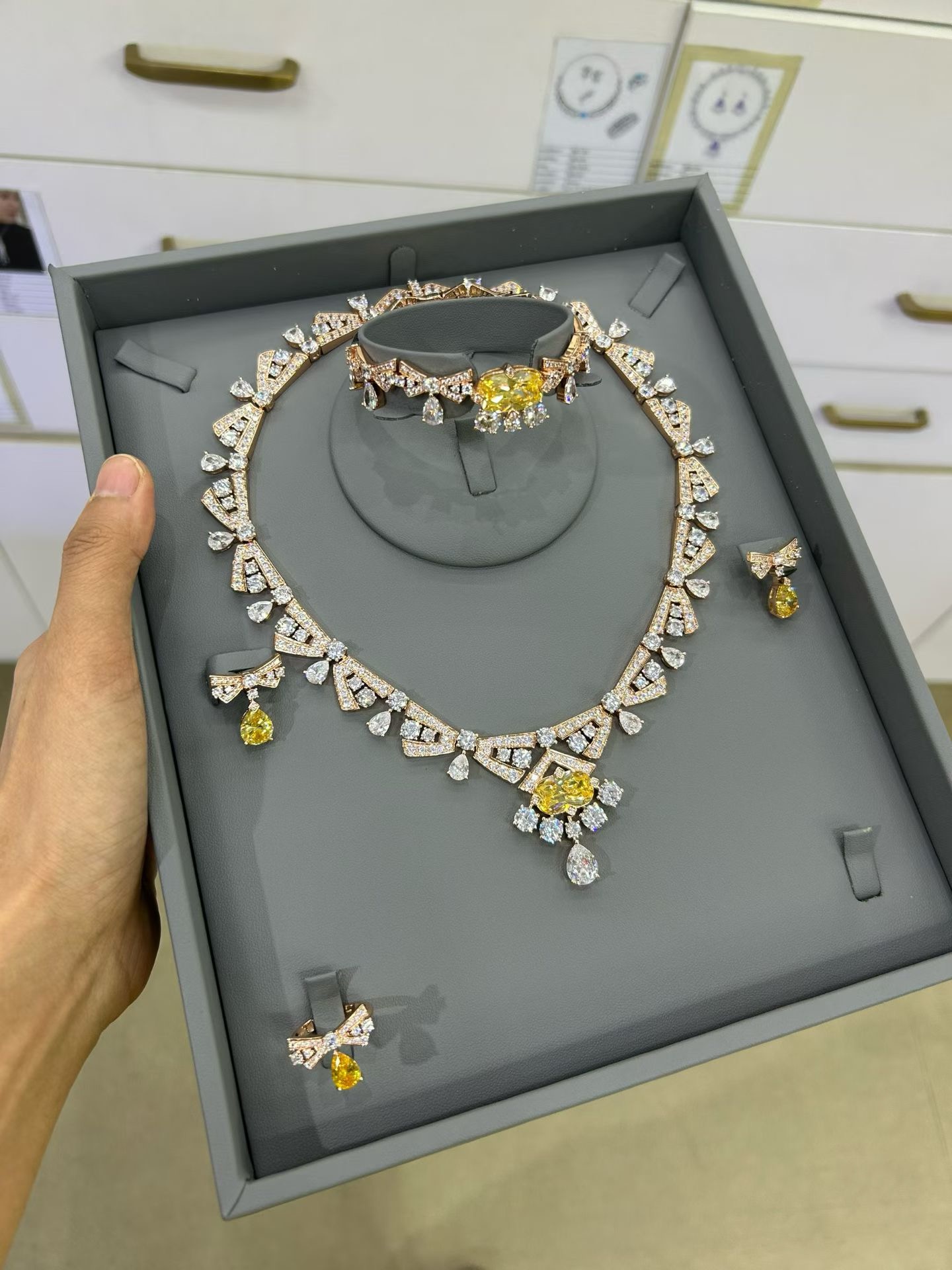BVLGARI necklace&Earring&Bracelet&ring CE82031