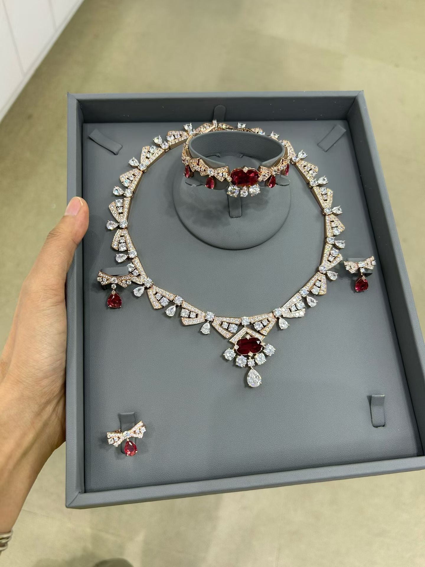 BVLGARI necklace&Earring&Bracelet&ring CE82032