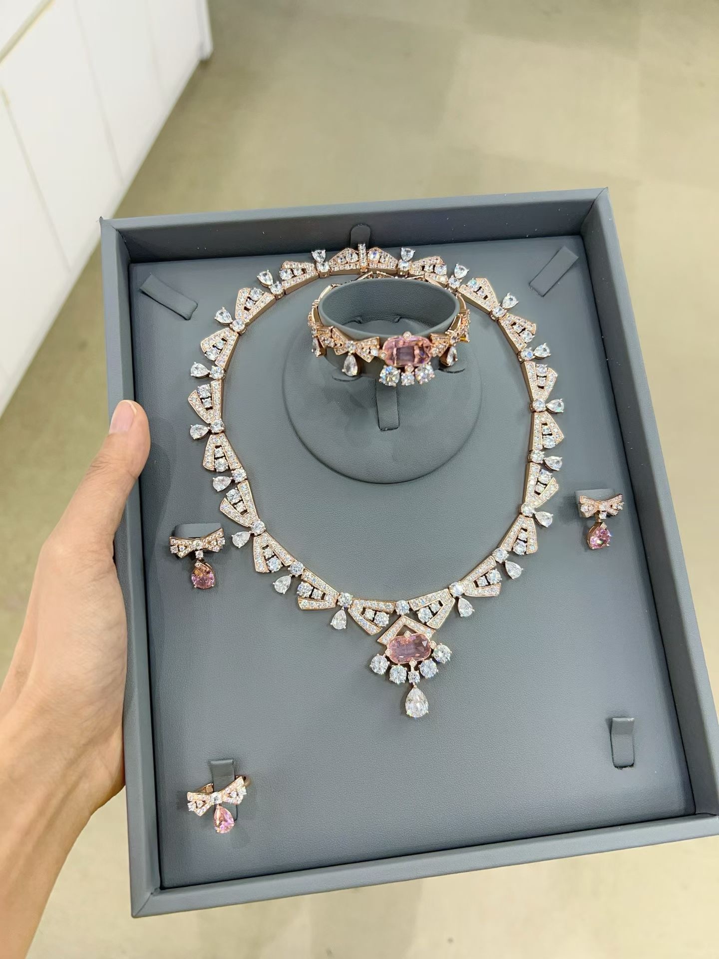 BVLGARI necklace&Earring&Bracelet&ring CE82033