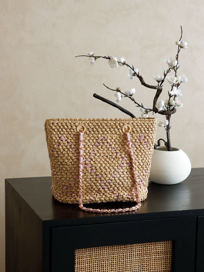 CHANEL Braided Straw Shoulder Bag AS5955 Apricot and pink CHANEL Braided Straw Shoulder Bag AS5955 Apricot and pink